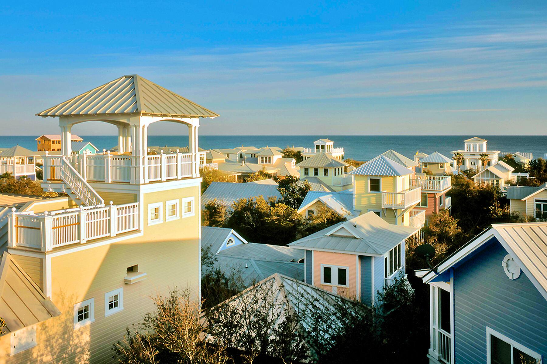 02_TheBestBeachesyouneverheardof__Seaside_2.) RS2968_Seaside Roofscapes n Gulf