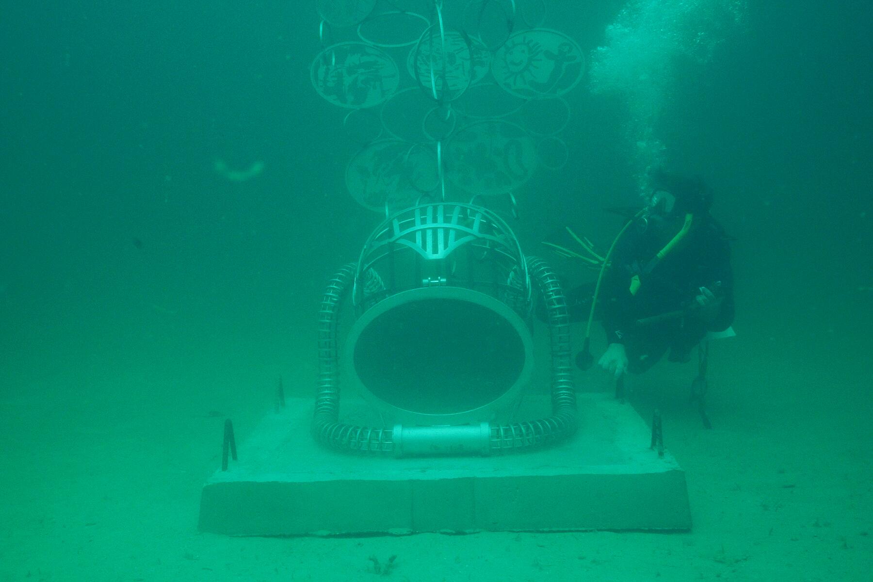06_UnderwaterMuseum__Observetheart_RS13881_JYC's-Dream_underwater_Kevin-Reilly