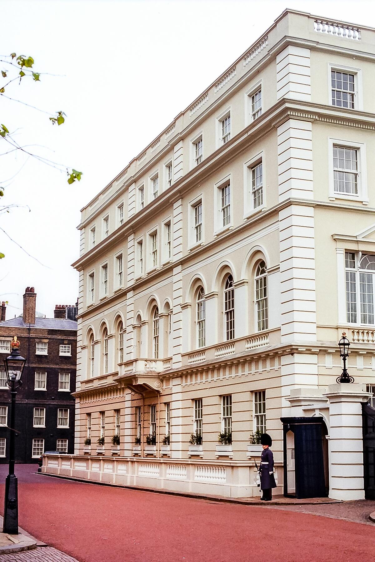 10_10RoyalPlacesinLondon__ClarenceHouse_10.) 3703226528_294d291350_o