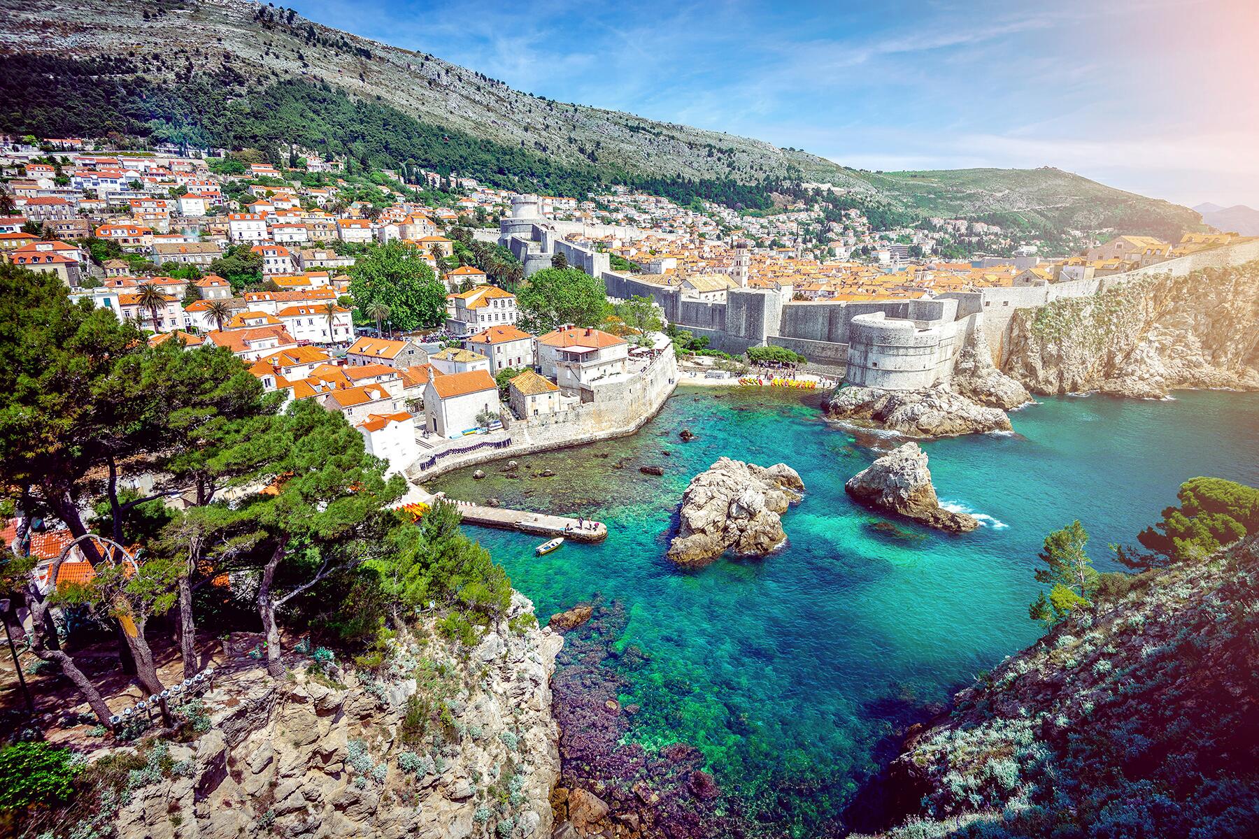 01_CrowdfreeDubrovnik__UnderstandDubrovnikTourism_shutterstock_406132864