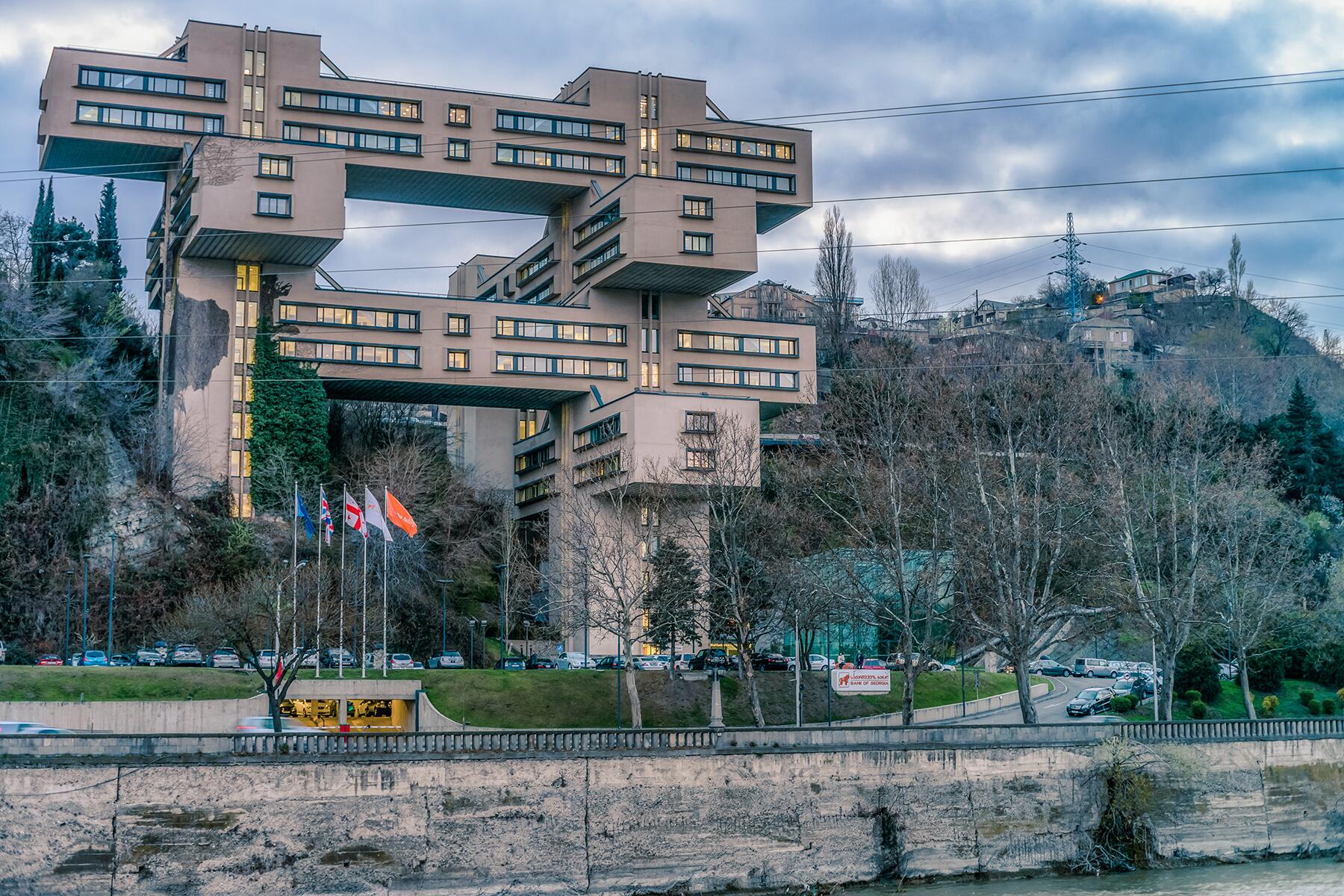 02_BrutalistArchitecture__BankOfGeorgiaHQ_shutterstock_624922631