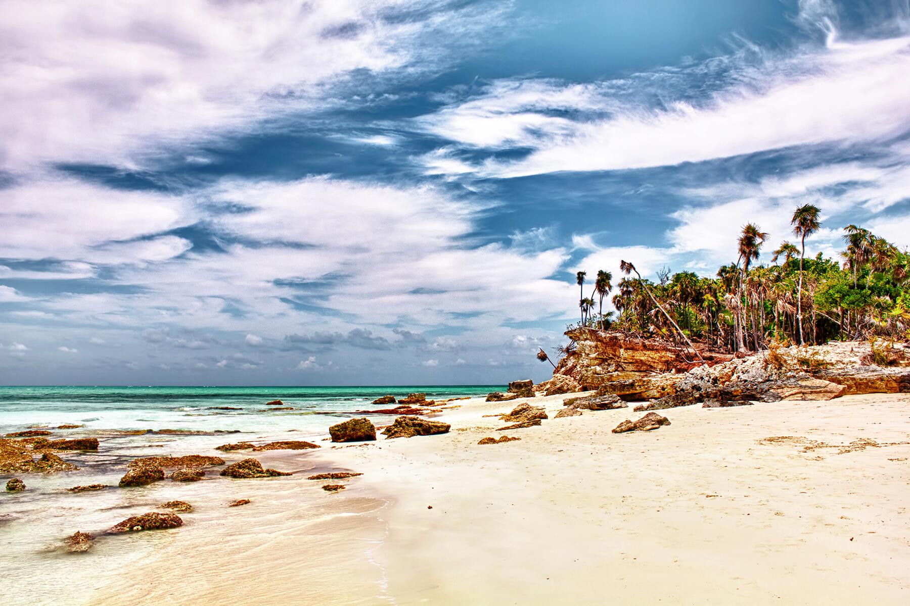 03_BestBeachesTurksAndCaicos__HalfMoonBay_dreamstime_xxl_24861636
