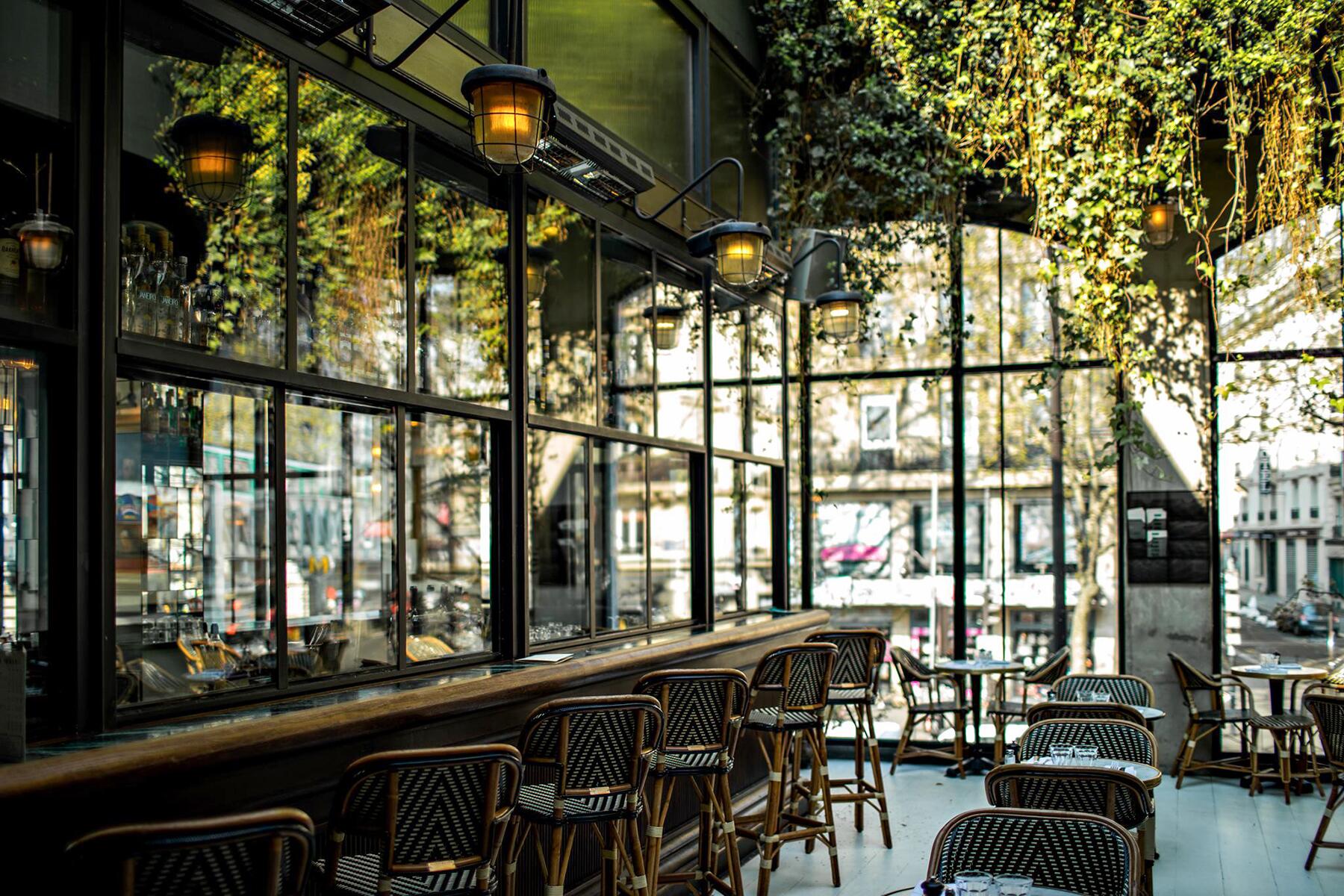 04_RomanticParisRestaurants__BrasserieBarbes_4 64862095_1342931629193627_8785715483572699136_o