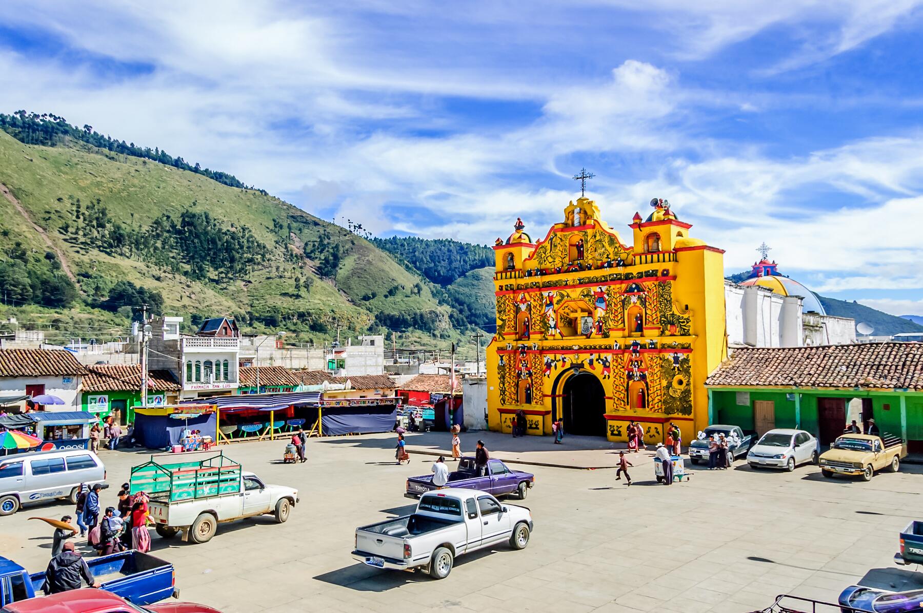 05_AncientSitesinGuatemala__LaIglesiadeSanAndres_shutterstock_1212576040