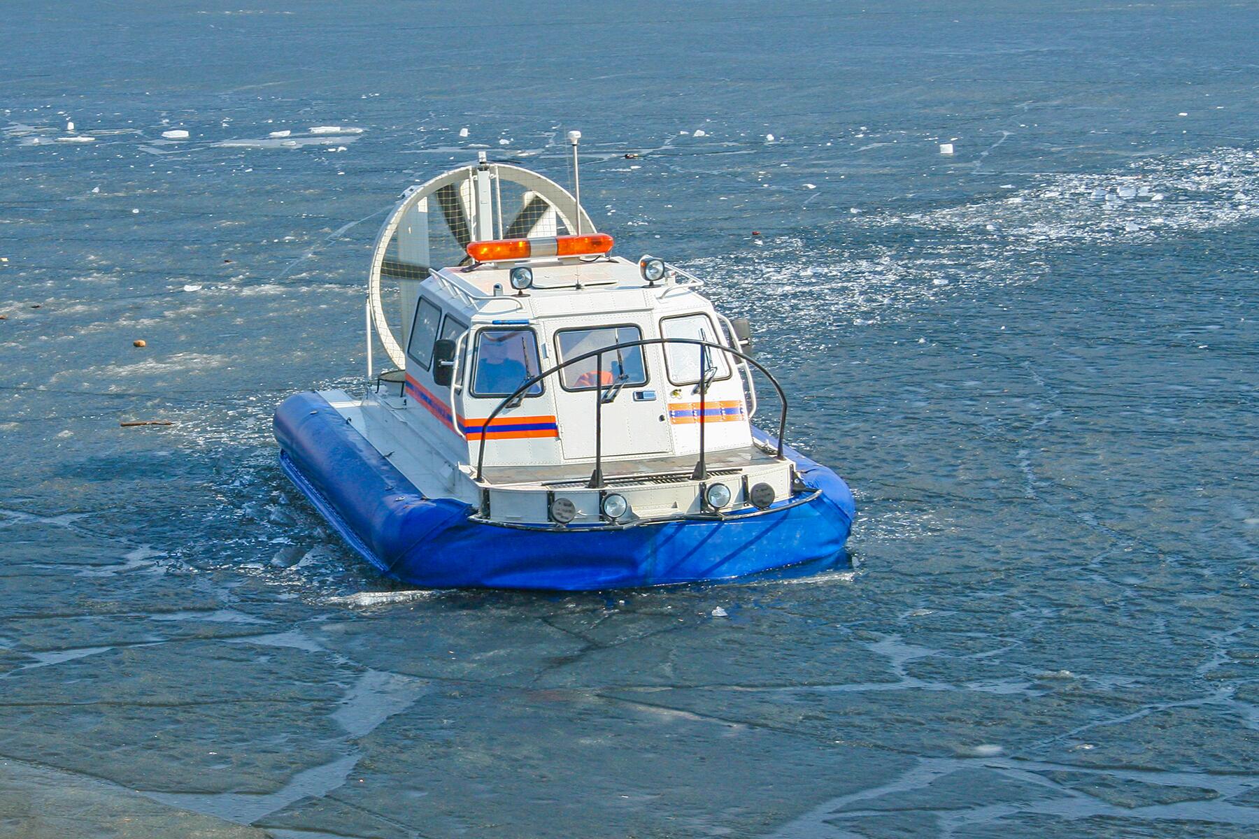11_RidiculousAdventureActivities__Hovercrafting_shutterstock_640194220