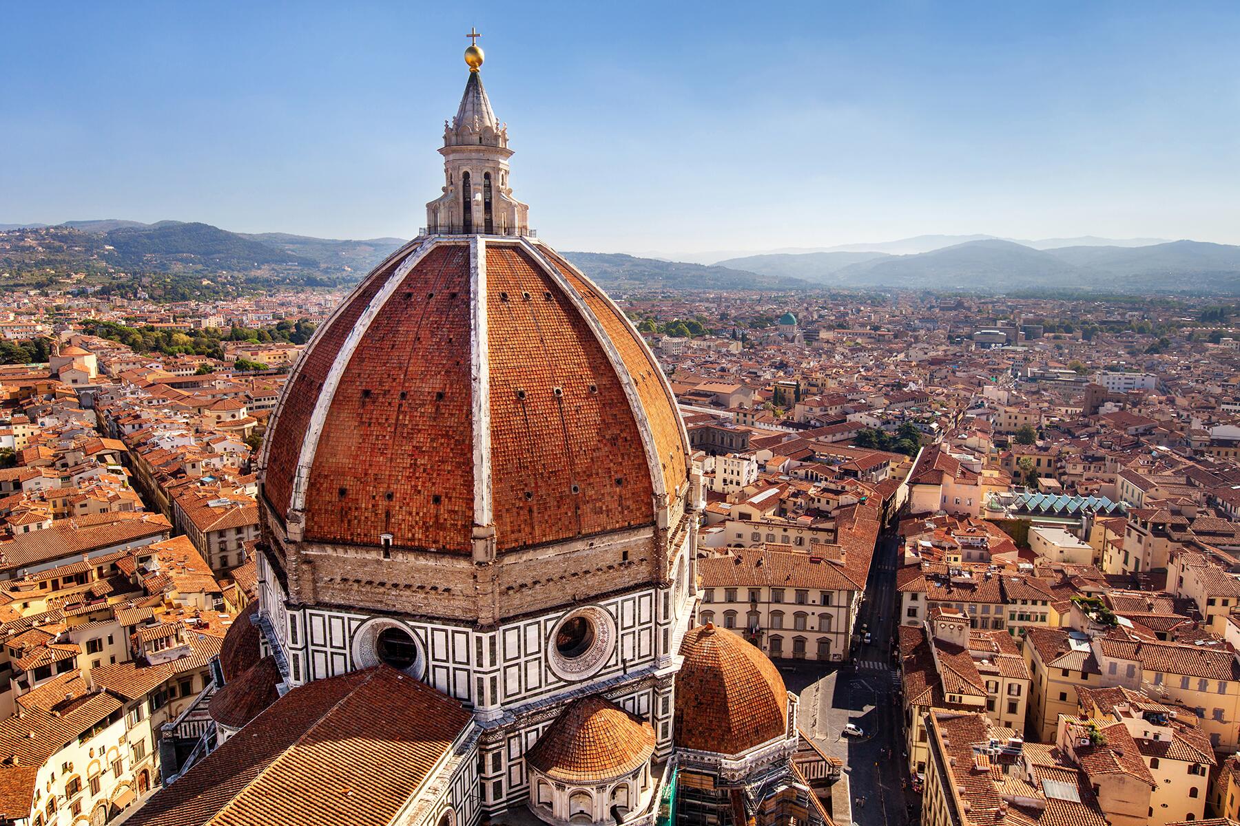 15_50UltimateItaly__SpendtimeintheDuomo_shutterstock_127181462