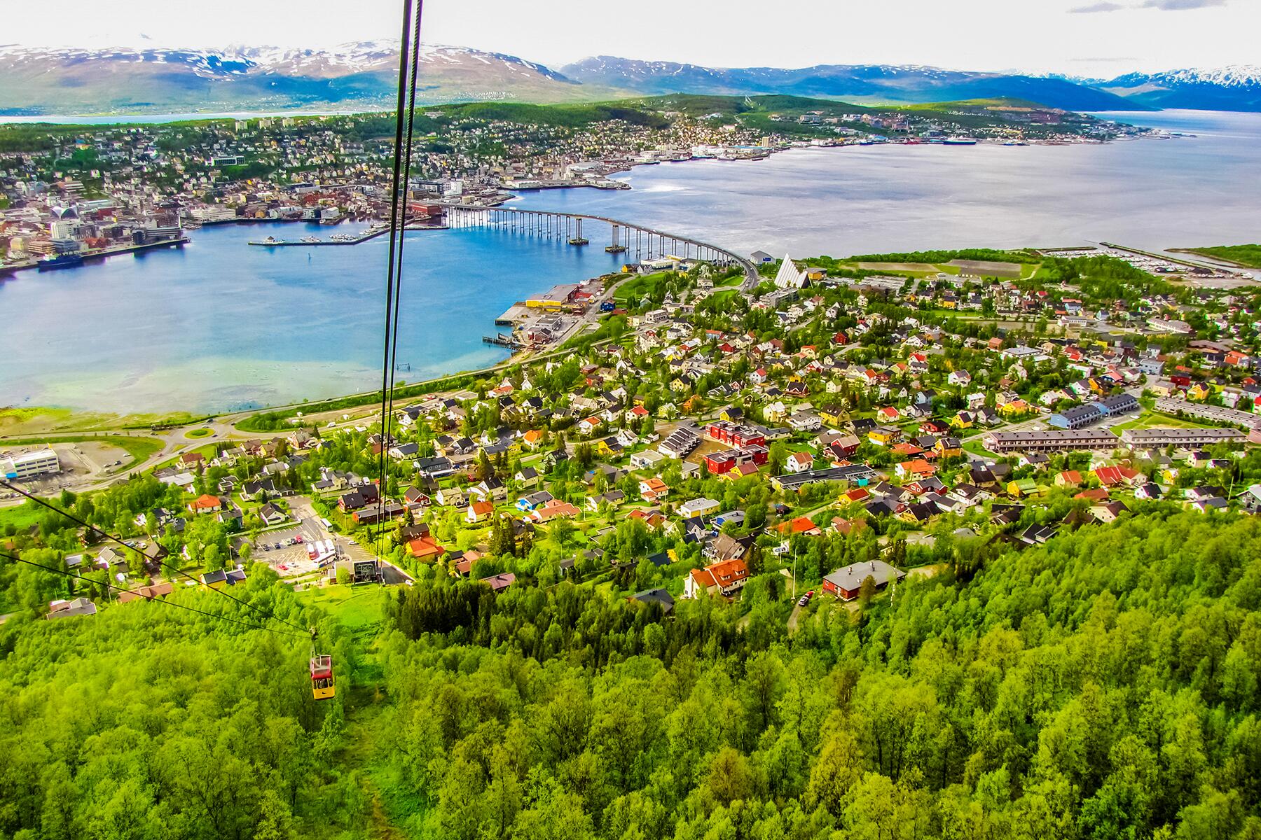 17_UltimateNorway__FjellheisenCableCar_iStock-1160372515