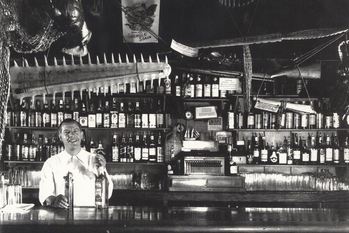 Famous Cocktails and the Bars They Came From