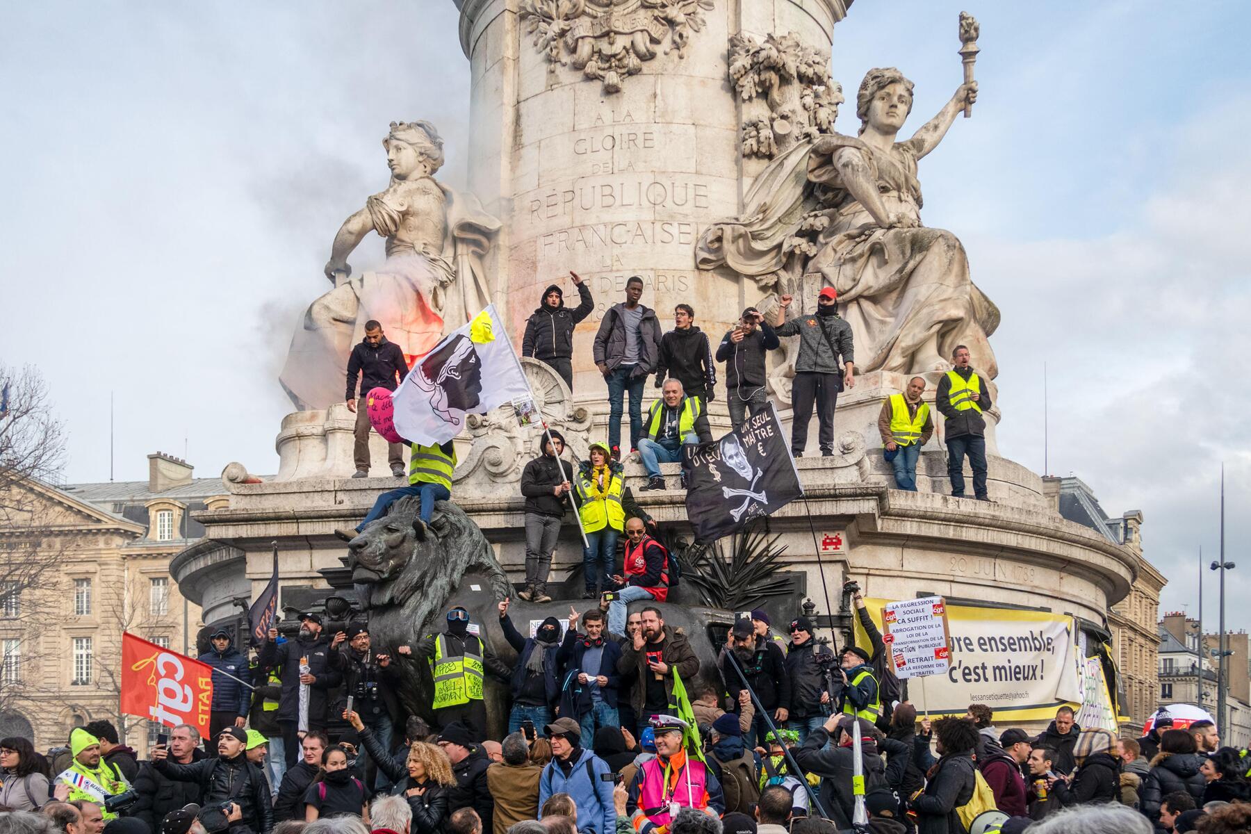 Paris On Strike What You Need To Know About Traveling To France During The Yellow Vest Demonstrations