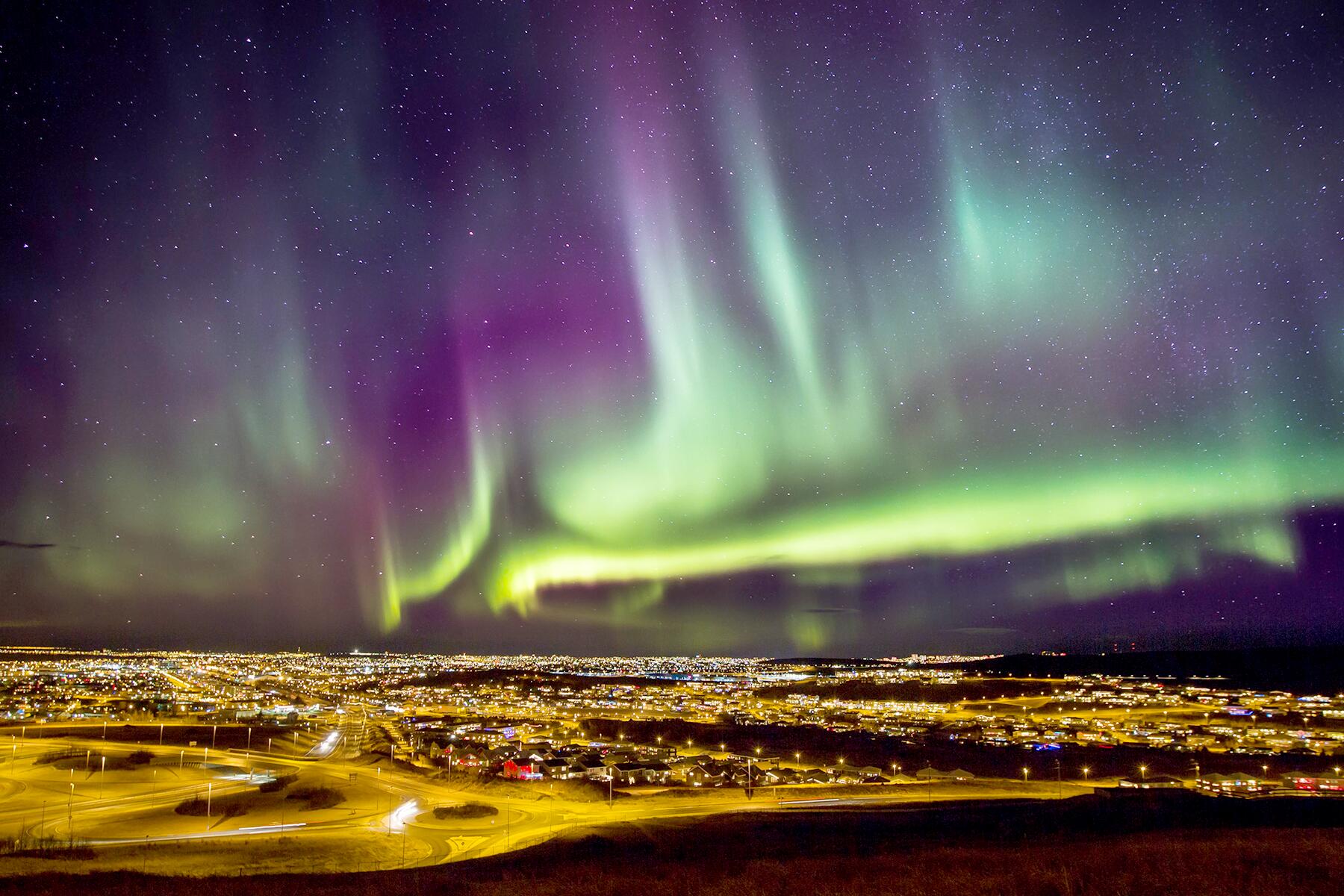 01_UltimateIceland__CatchtheNorthernLights_1.) hofudborgarsvaedid-nott-nordurljos-5-1