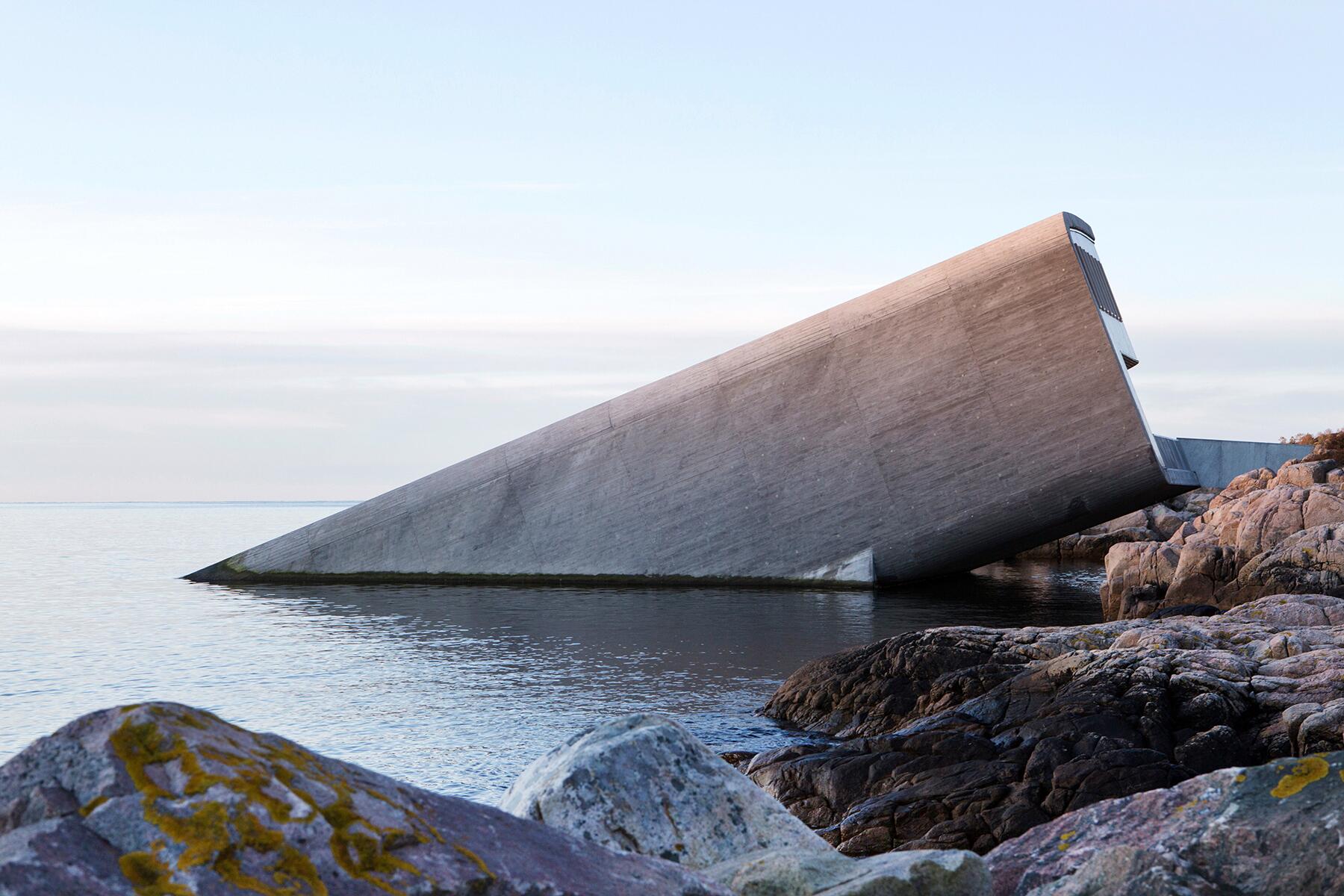 <a href='http://www.fodors.com/world/europe/norway/experiences/news/15-architectural-masterpieces-you-didnt-know-existed-in-norway#'>From "15 Architectural Masterpieces You Didn’t Know Existed in Norway: Under Restaurant"</a>