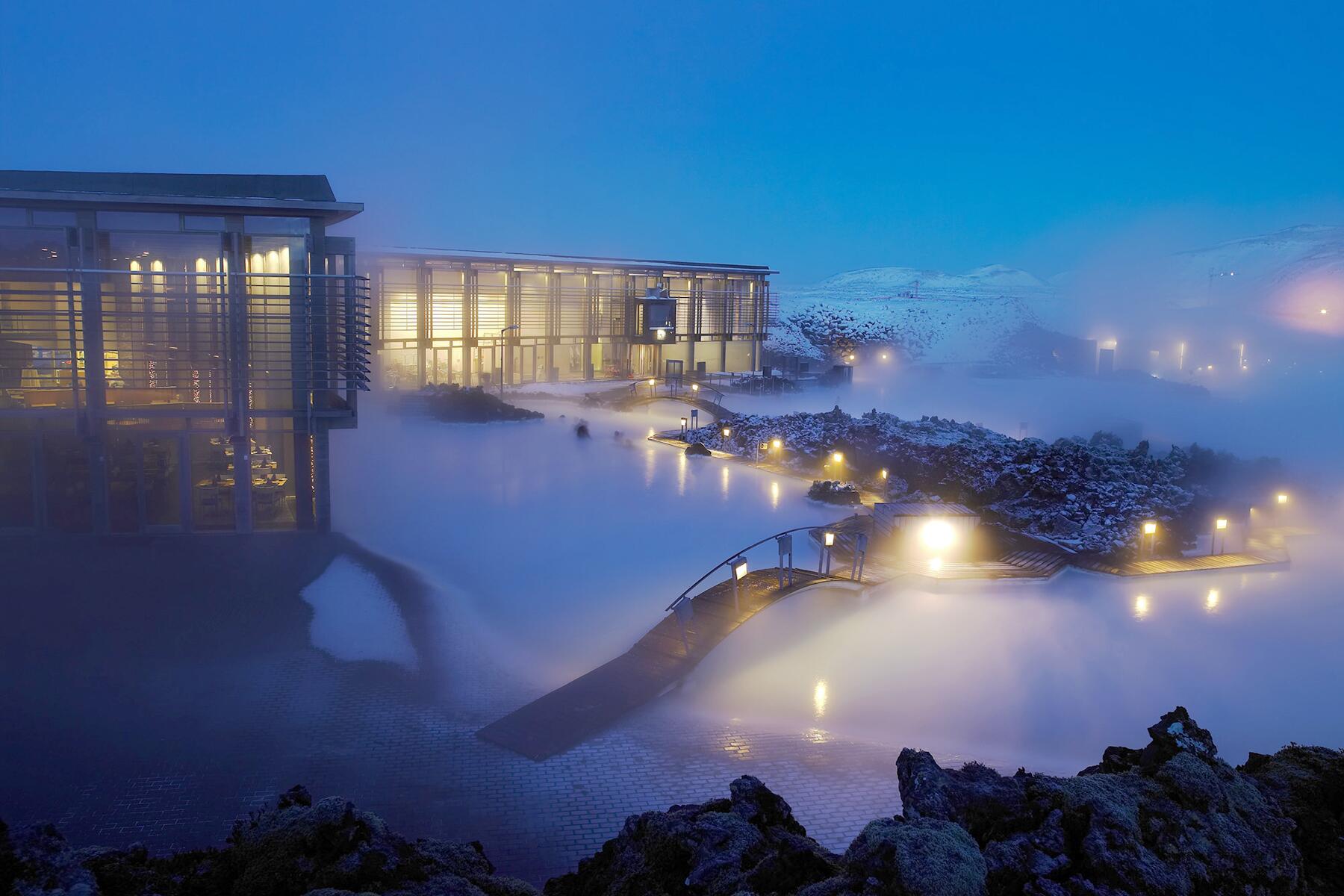 02_UltimateIceland__BatheintheBlueLagoon_2.) blue-lagoon-013