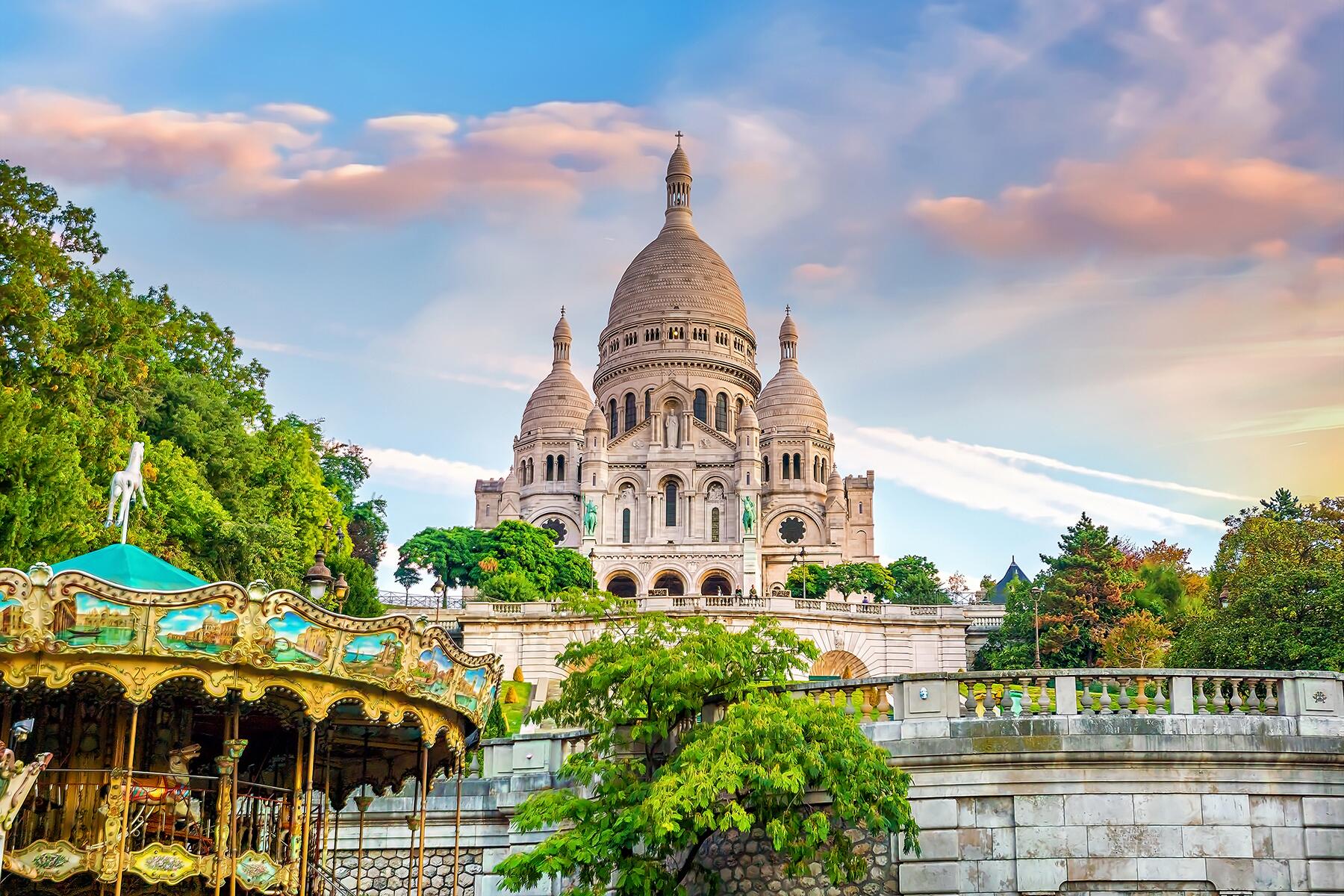 03_BestChurchesAndCathedralsFrance__BasilicaOfSacreCoeur_shutterstock_1215256159
