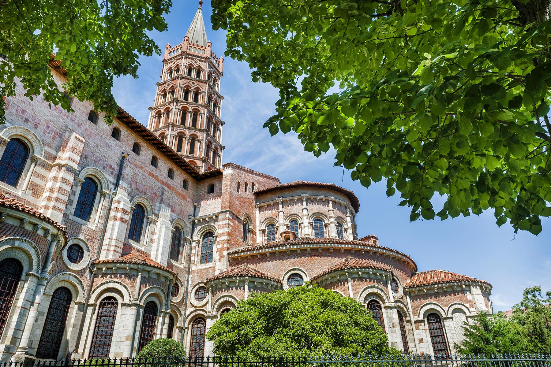 04_BestChurchesAndCathedralsFrance__BasiliqueStSernin_shutterstock_473344123