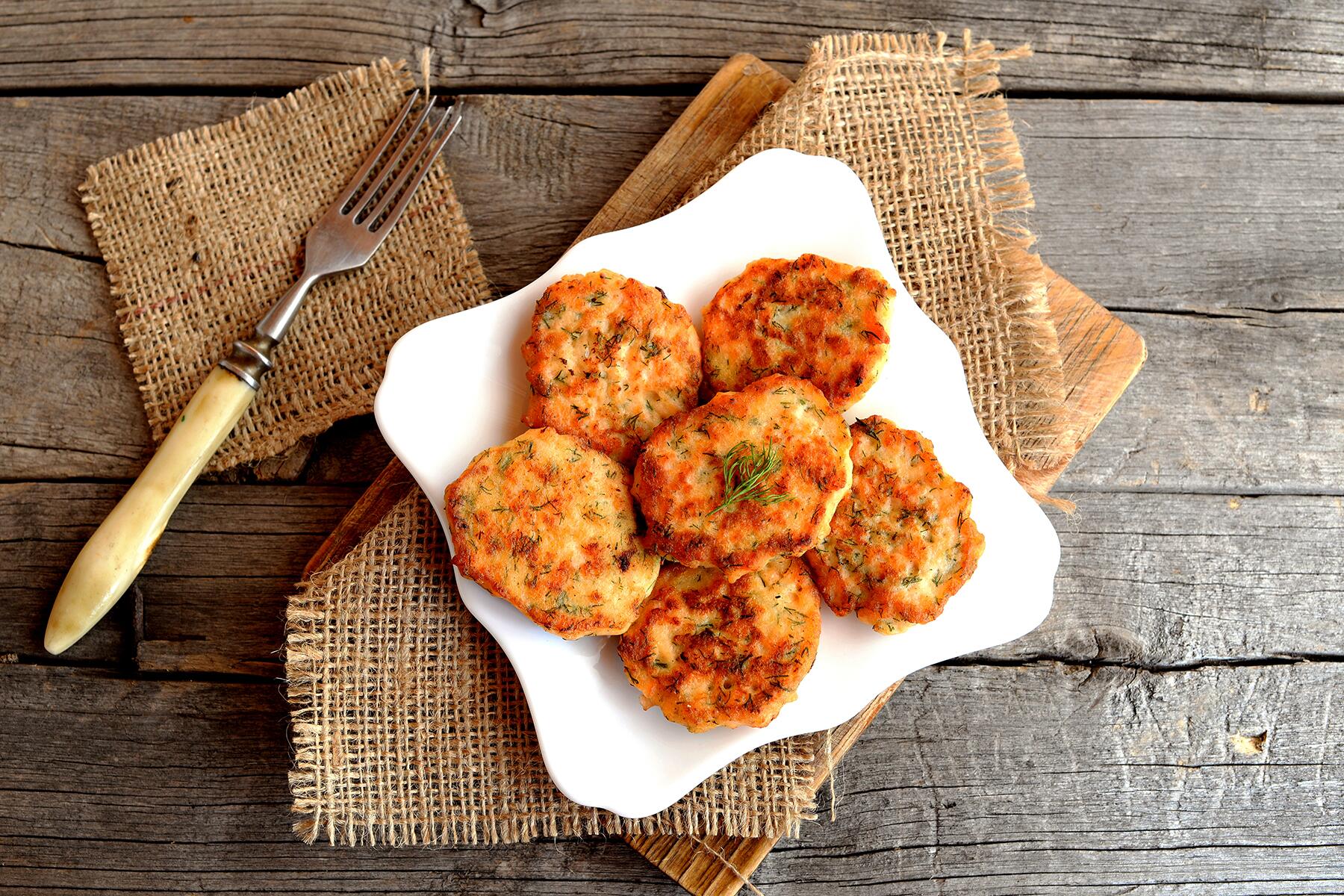 05_15ThingstoEatandDrinkNorway__FishCakes_iStock-600397252