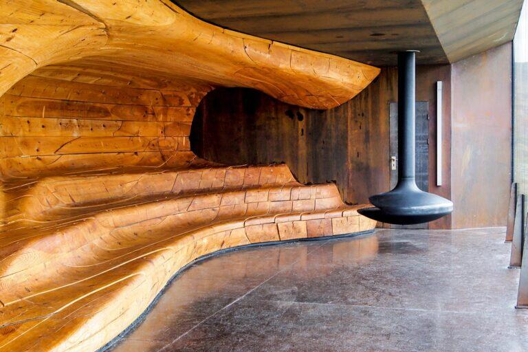 <a href='http://www.fodors.com/world/europe/norway/experiences/news/15-architectural-masterpieces-you-didnt-know-existed-in-norway#'>From "15 Architectural Masterpieces You Didn’t Know Existed in Norway: Snøhetta Viewpoint"</a>