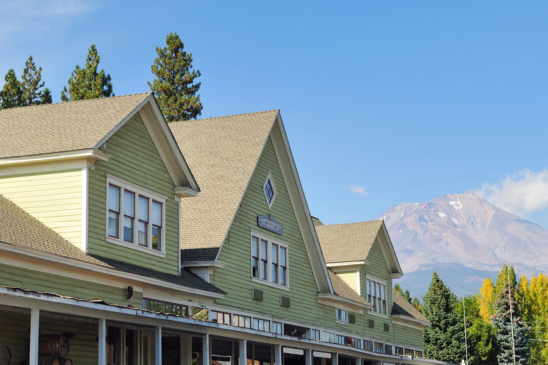 06_SmallTownsCalifornia__McCloud_shutterstock_38747269