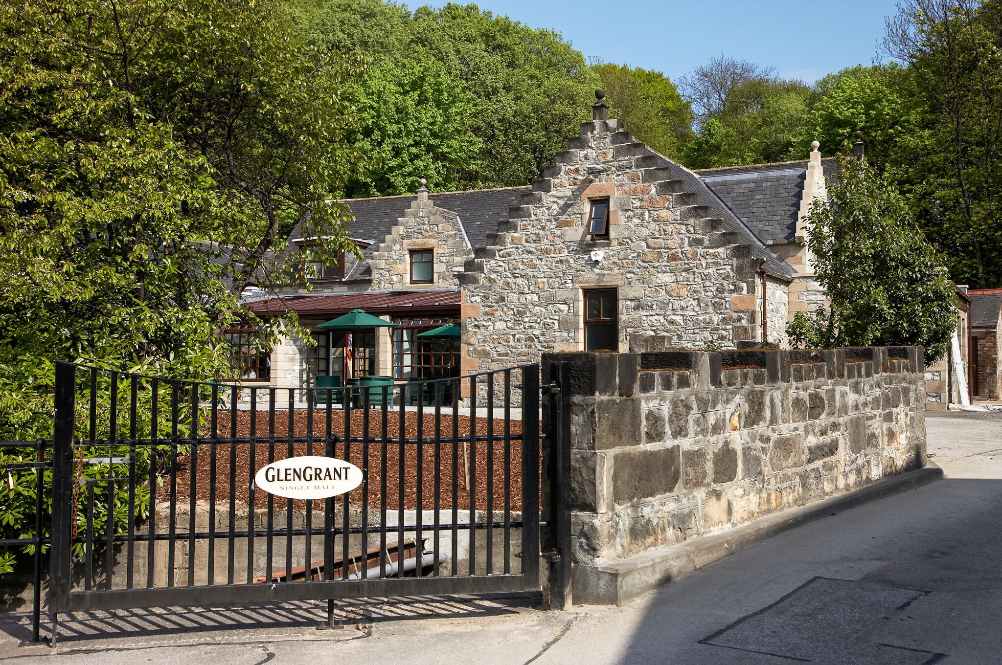 06_WhiskeyToursinScotland__GlengrantDistillery_6.) Glen Grant Visitor Centre External