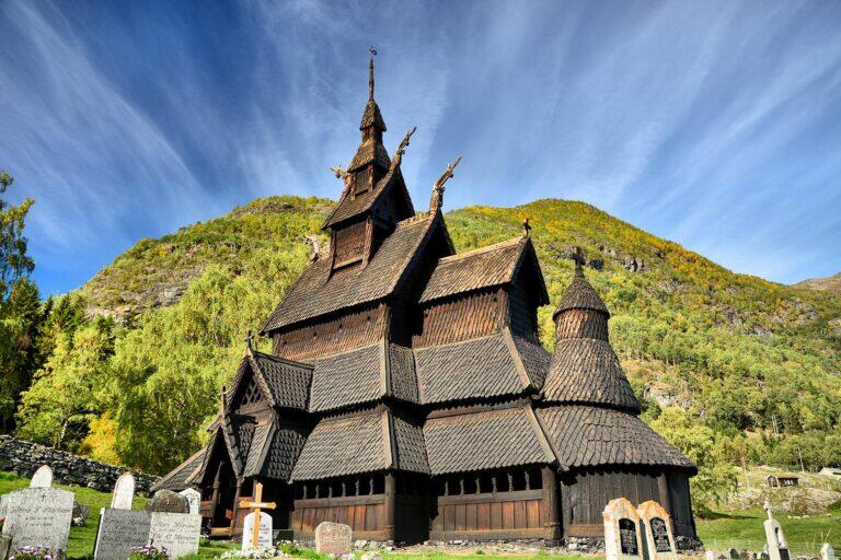 <a href='http://www.fodors.com/world/europe/norway/experiences/news/15-architectural-masterpieces-you-didnt-know-existed-in-norway#'>From "15 Architectural Masterpieces You Didn’t Know Existed in Norway: Borgund Stave Church"</a>