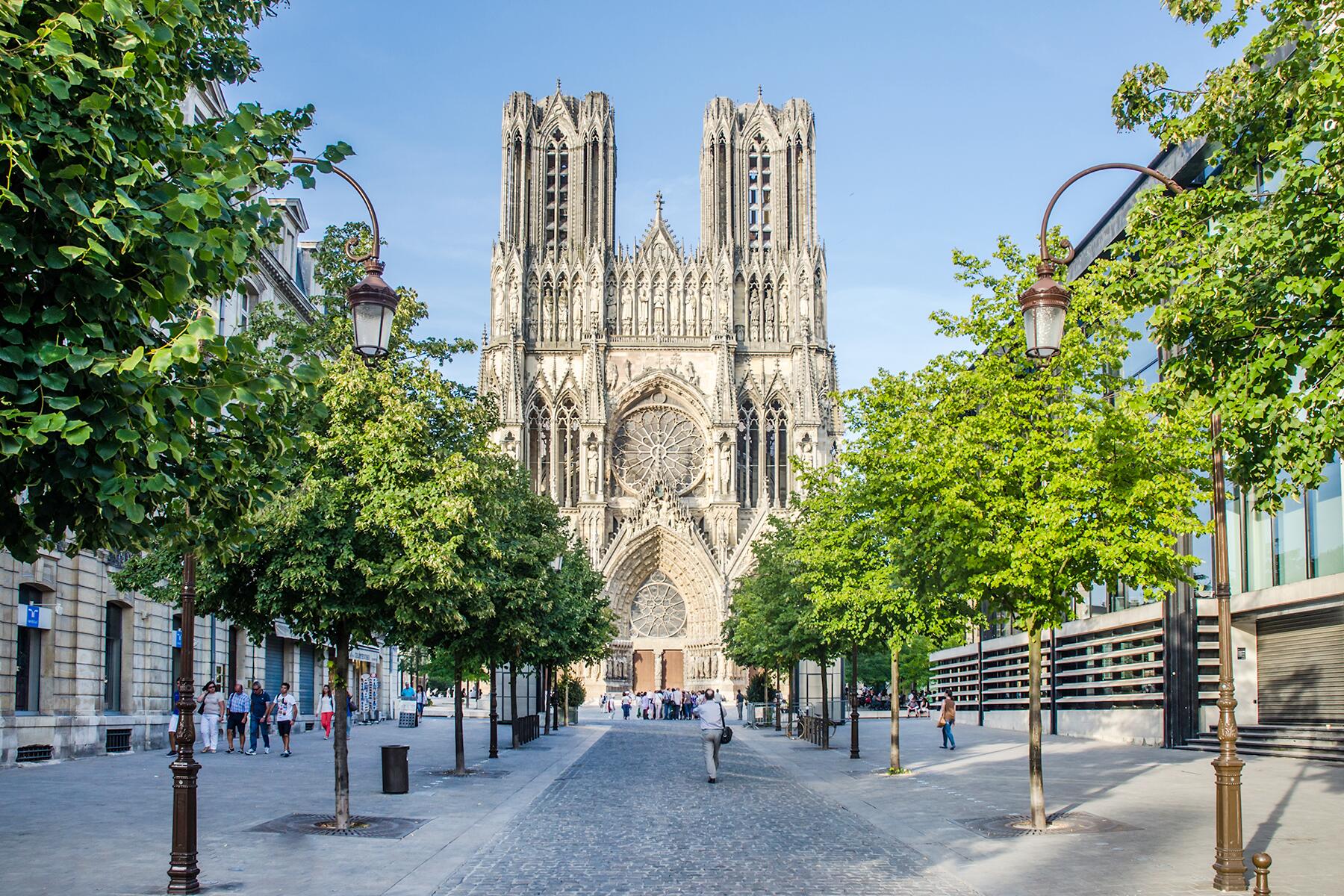 08_BestChurchesAndCathedralsFrance__ReimsCathedral_shutterstock_162041060