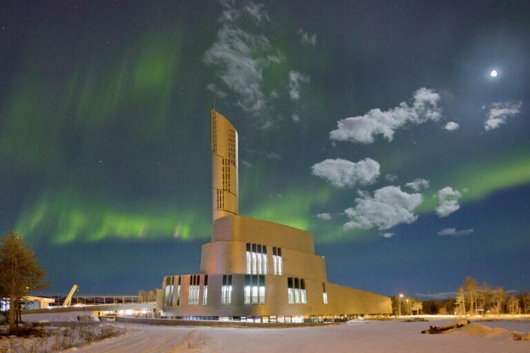<a href='http://www.fodors.com/world/europe/norway/experiences/news/15-architectural-masterpieces-you-didnt-know-existed-in-norway#'>From "15 Architectural Masterpieces You Didn’t Know Existed in Norway: Northern Lights Cathedral"</a>