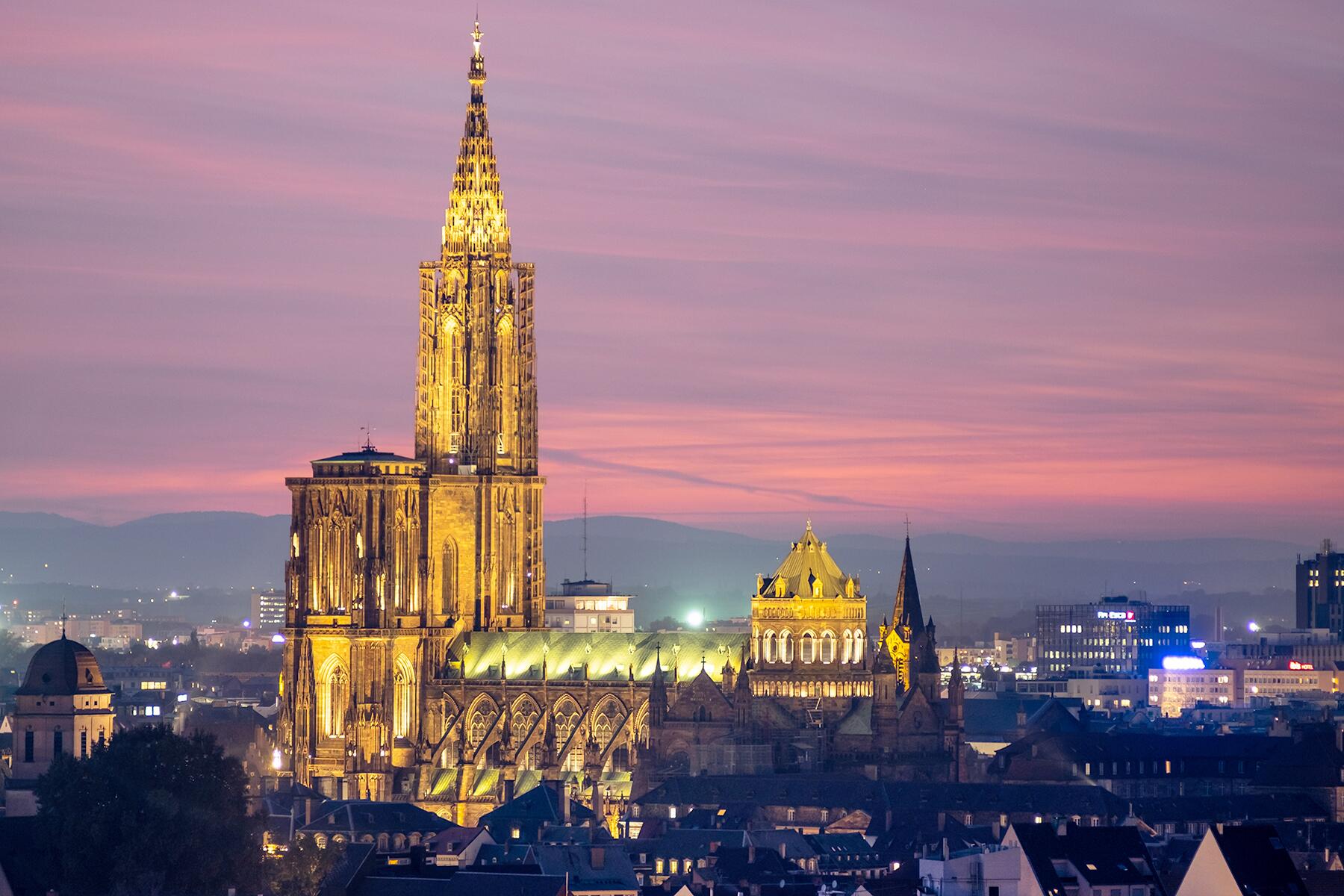 10_BestChurchesAndCathedralsFrance__StrasbourgCathedral_10 1 OK - Panorama cathédrale - Paul Prim