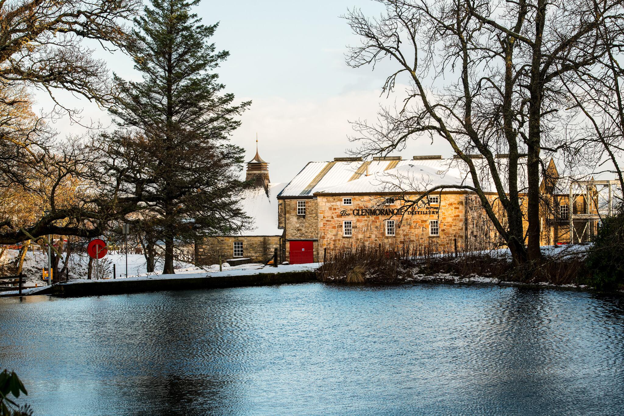 10_WhiskeyToursinScotland__GlenmoragieDistillery_10.) Distillery in snow 2