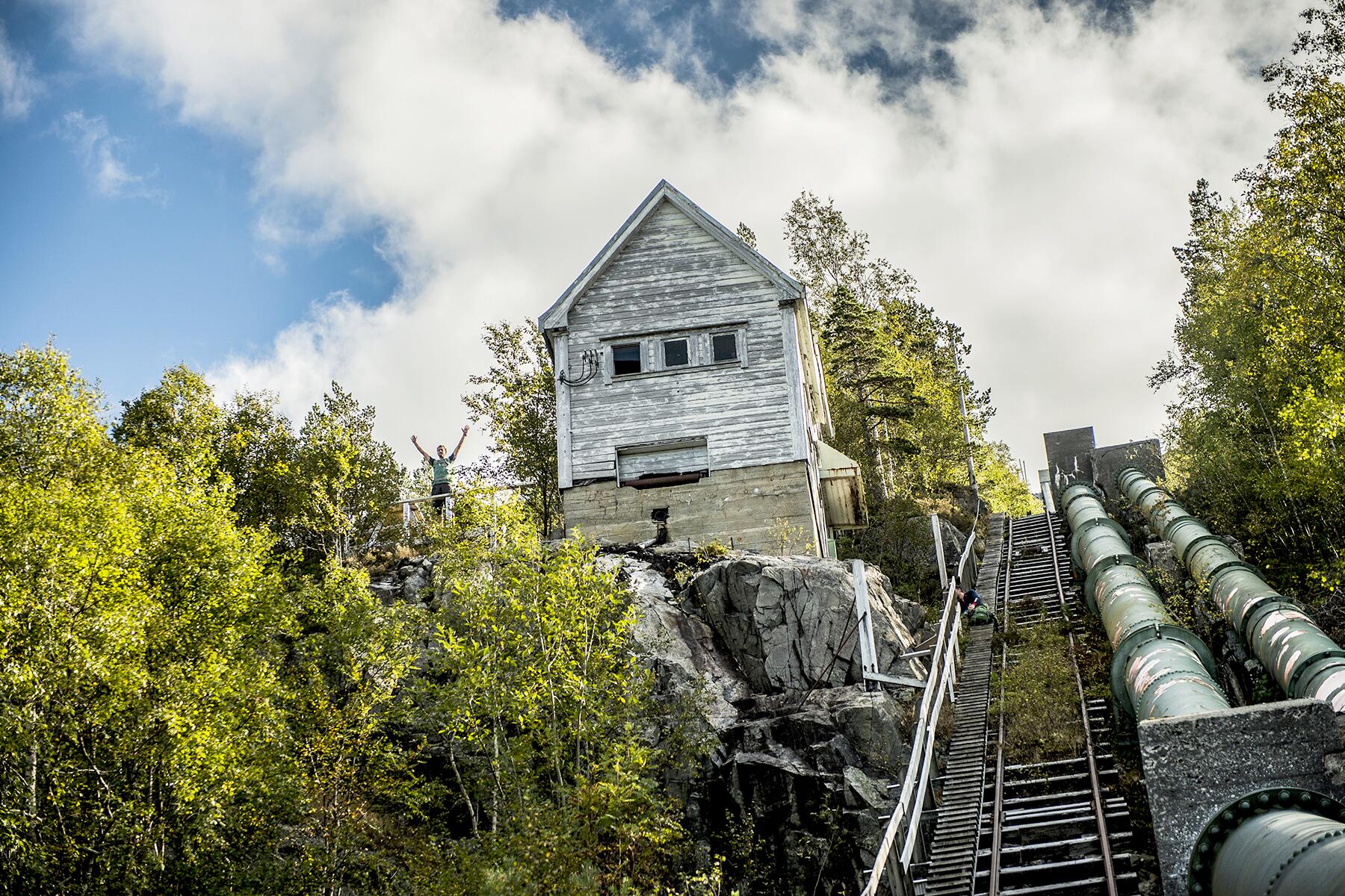 <a href='http://www.fodors.com/world/europe/norway/experiences/news/15-architectural-masterpieces-you-didnt-know-existed-in-norway#'>From "15 Architectural Masterpieces You Didn’t Know Existed in Norway: Flørli 4444"</a>