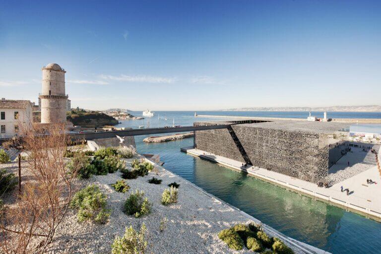 <a href='http://www.fodors.com/world/europe/france/provence/experiences/news/the-best-art-towns-in-provence-and-the-french-riviera#'>From "The Best Art Towns in Provence and the French Riviera"</a>