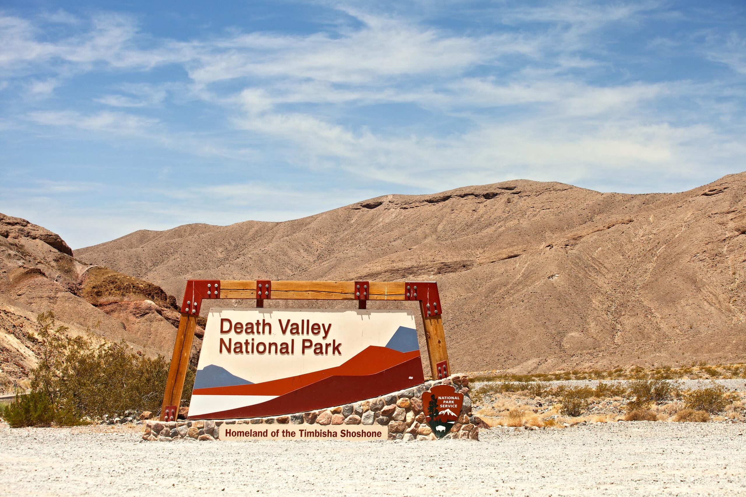 02_MostExtremePlaces__DeathValley_iStock-532642745