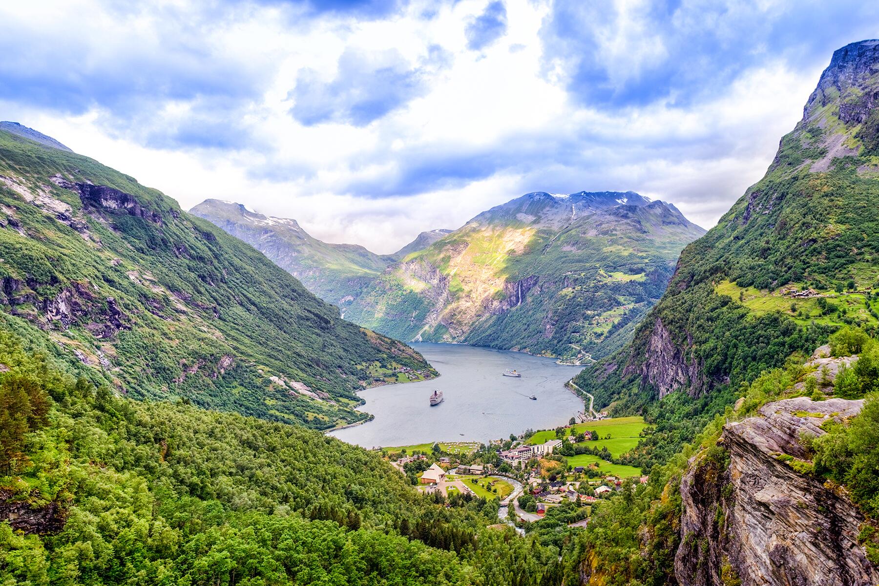 <a href='http://www.fodors.com/world/europe/norway/experiences/news/15-unbelievable-natural-wonders-in-norway#'>From "15 Unbelievable Natural Wonders in Norway: Geirangerfjord "</a>