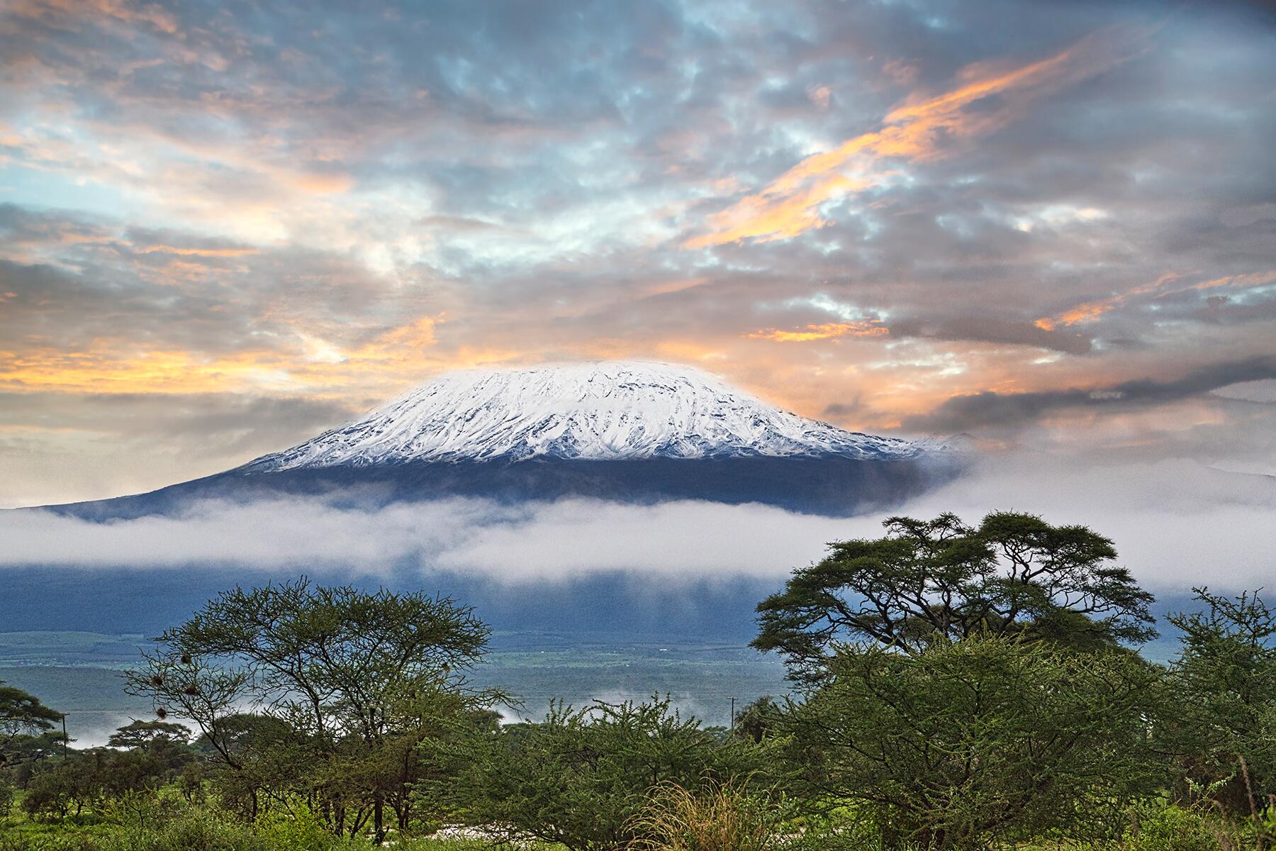 06_MostExtremePlaces__MtKilimanjaro_iStock-1207035074