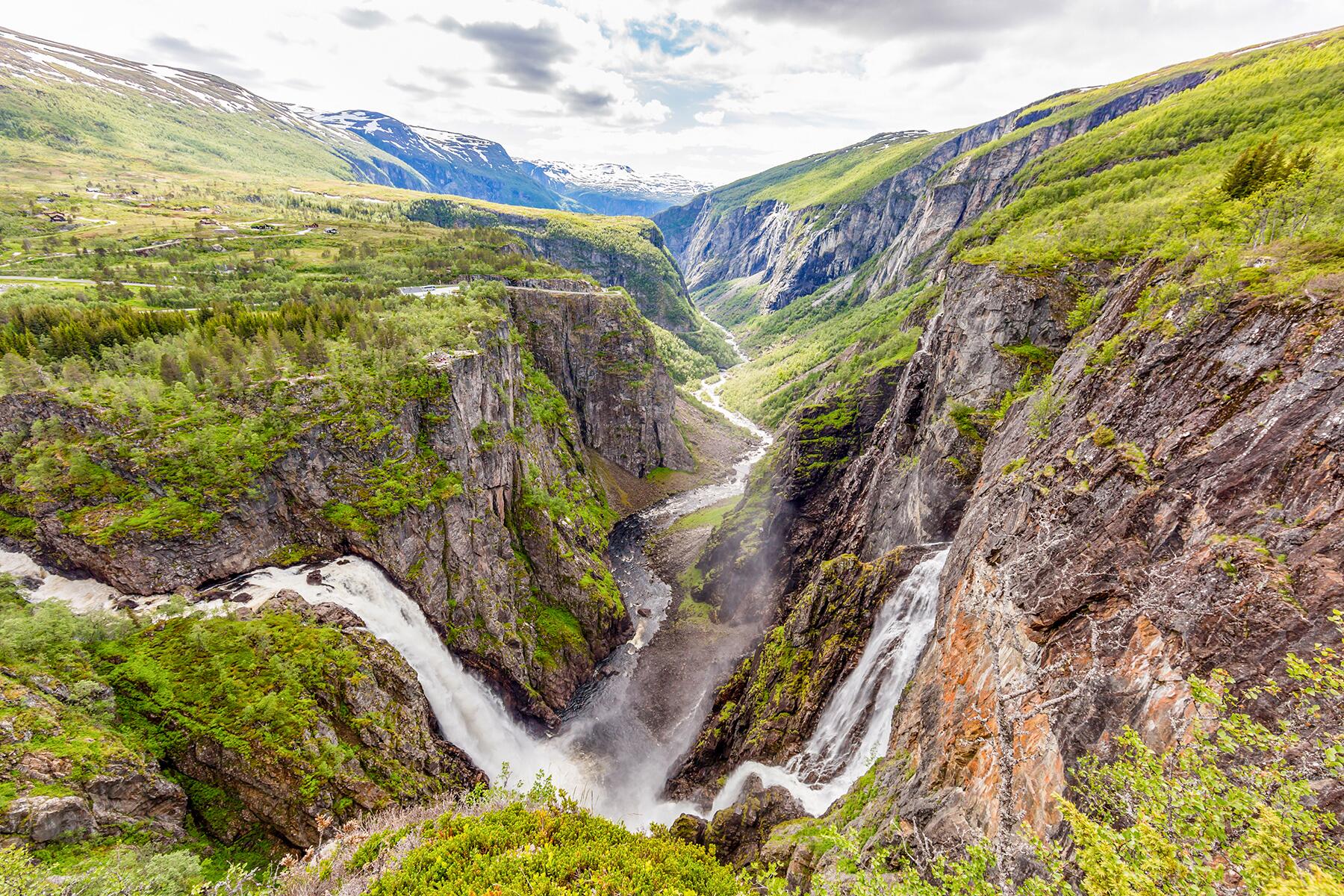 <a href='http://www.fodors.com/world/europe/norway/experiences/news/15-unbelievable-natural-wonders-in-norway#'>From "15 Unbelievable Natural Wonders in Norway: Hardangervidda "</a>