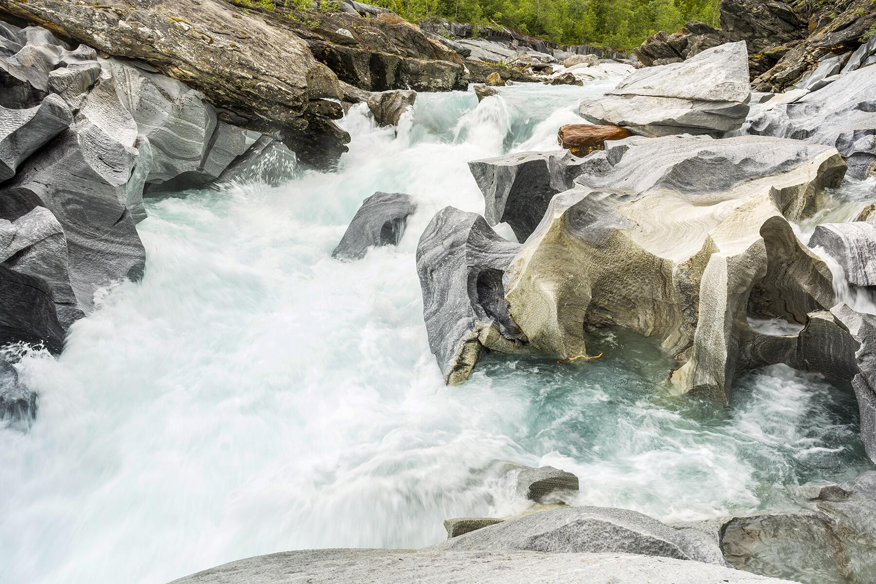 <a href='http://www.fodors.com/world/europe/norway/experiences/news/15-unbelievable-natural-wonders-in-norway#'>From "15 Unbelievable Natural Wonders in Norway: Marmorslottet "</a>
