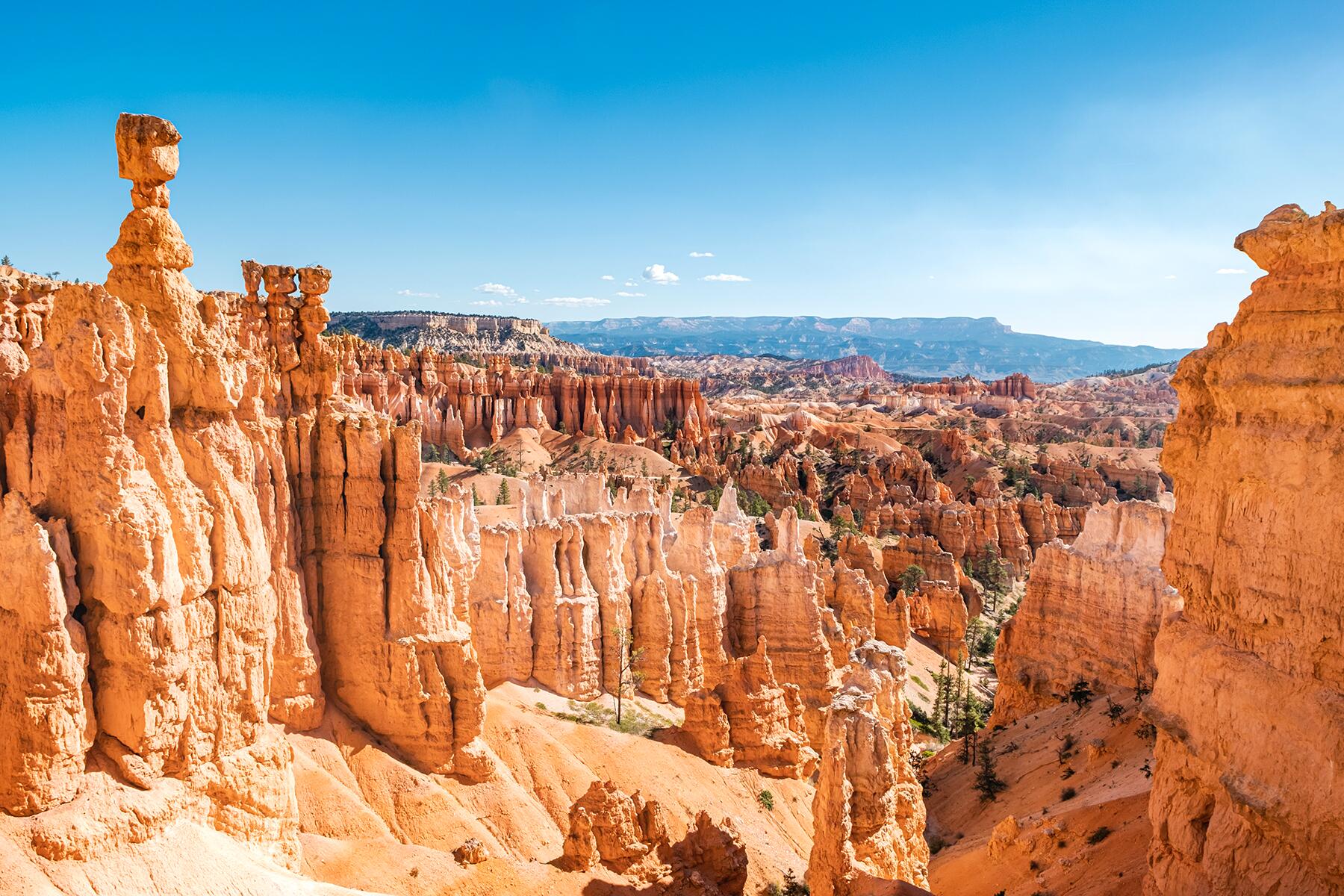 01_NationalParksLiveCams__BryceCanyonUtah_shutterstock_1608390583