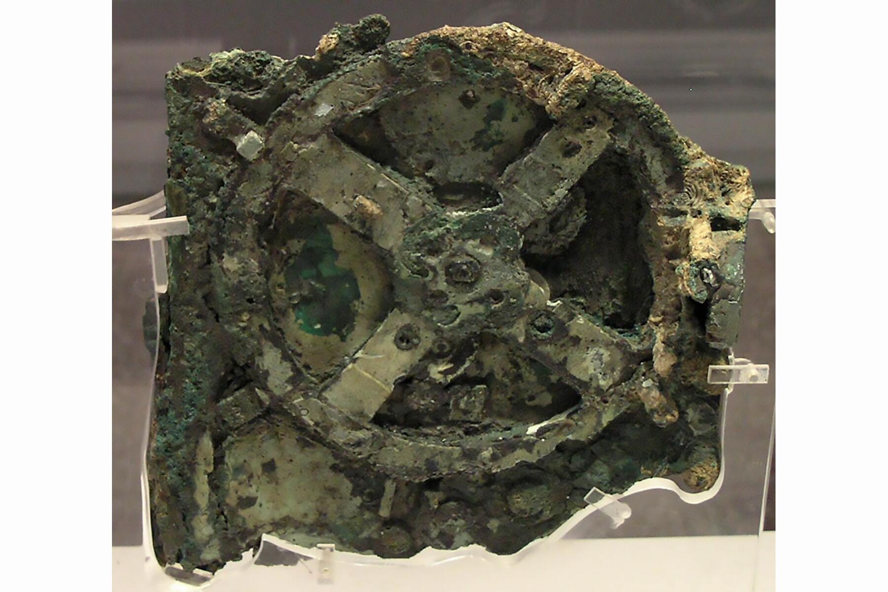 02_MysteriousShipwrecks__Anitkythera_3 NAMA_Machine_d'Anticythère_1