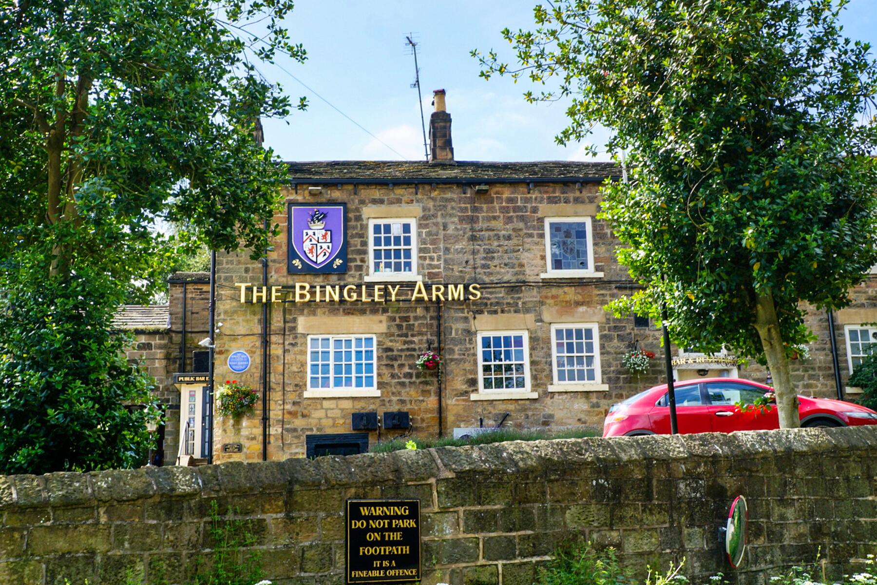 02_OldestBars__BingleyArms_2 1 The_Bingley_Arms,_Bardsey_(geograph_4034132)