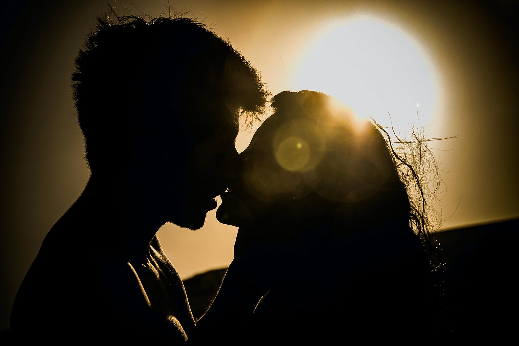 03_BizarreDeliveries__ForTheDateNight_3 alejandra-quiroz-F5hTTI4Hlv4-unsplash