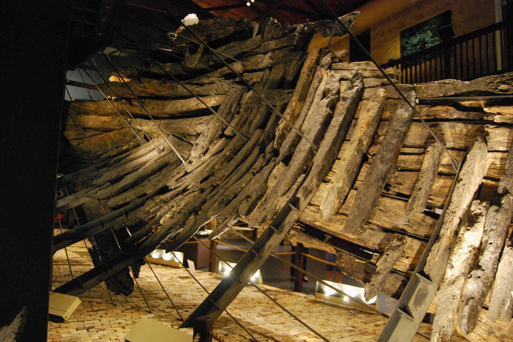 06_MysteriousShipwrecks__Batavia_6 Batavia_Timbers