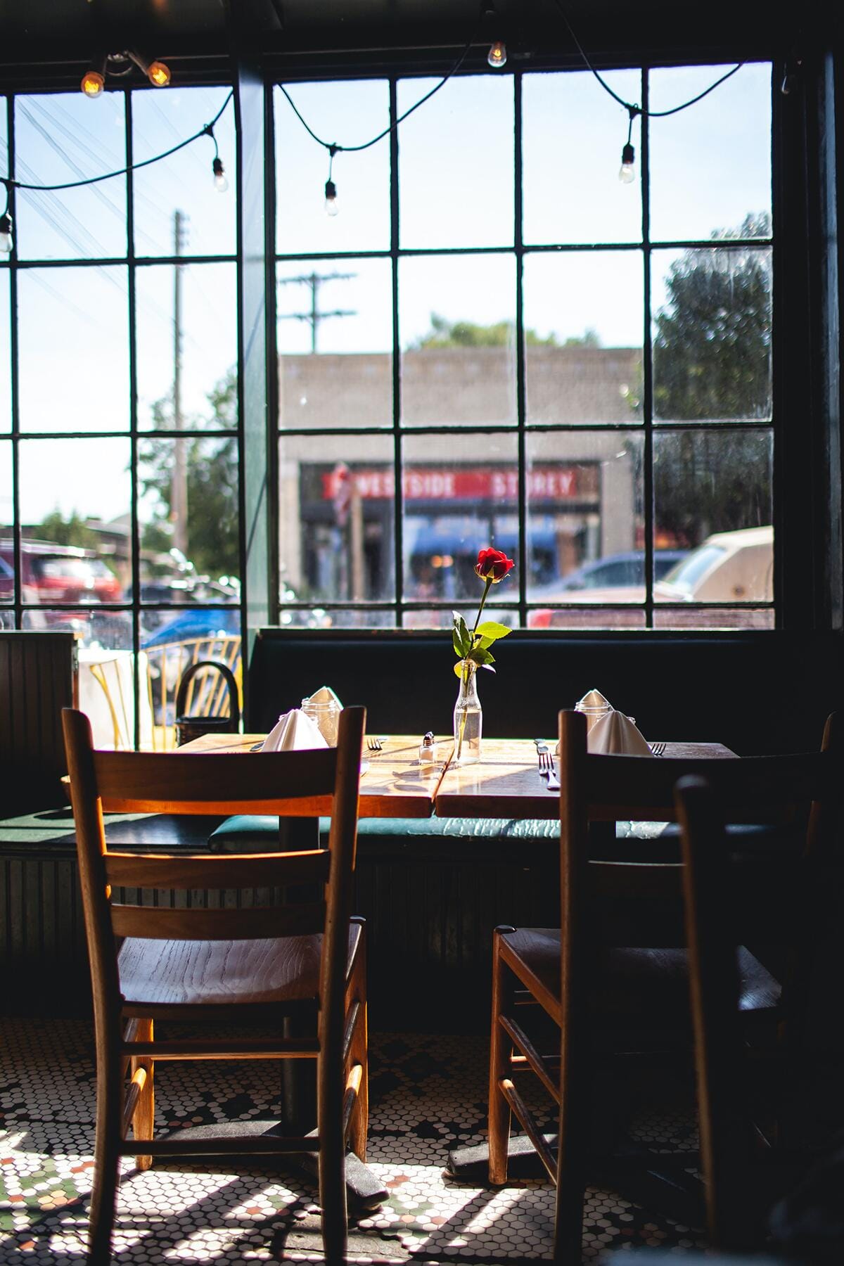 06_RestaurantSafety__TheEnvironment_6.) zach-lucero-Cwf7wiha5oY-unsplash