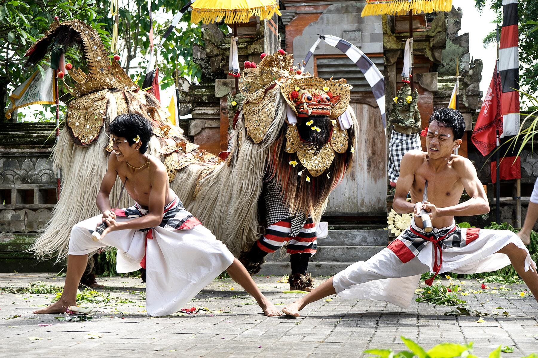 06_UniqueDances__Barong_shutterstock_633794201