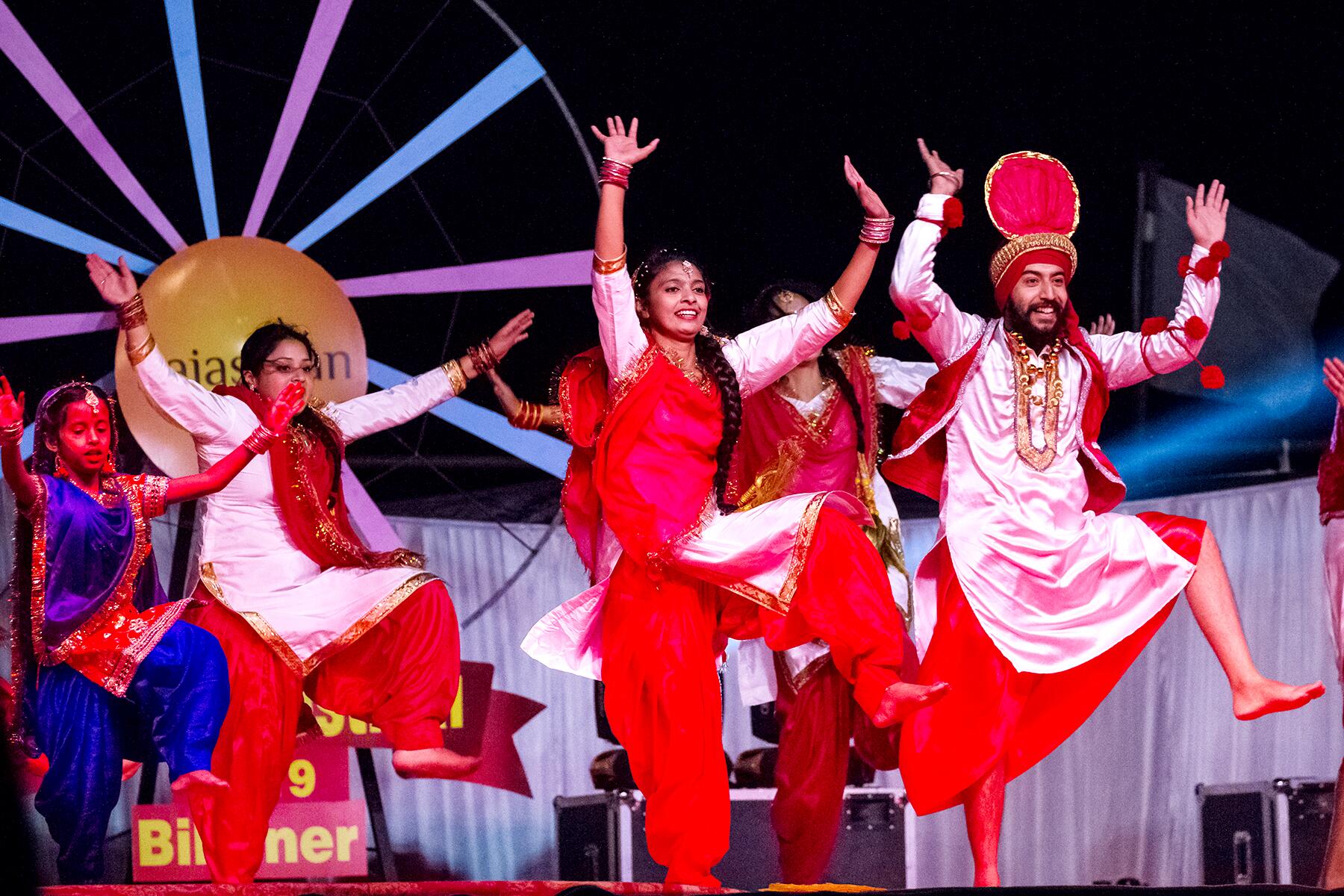 07_UniqueDances__Bhangra_shutterstock_1502965469