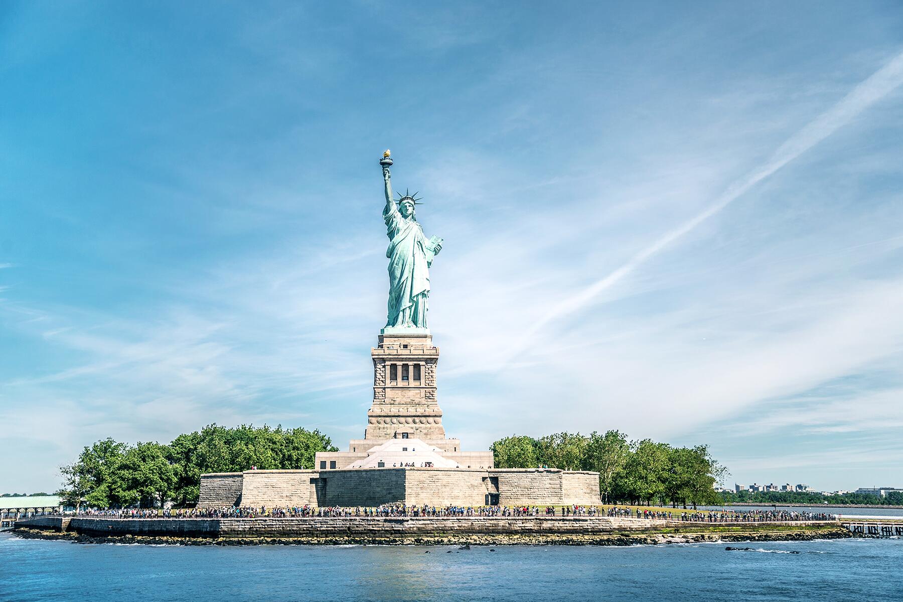 10_NationalParksLiveCams__StatueofLibertyNationalMonument_shutterstock_435299704