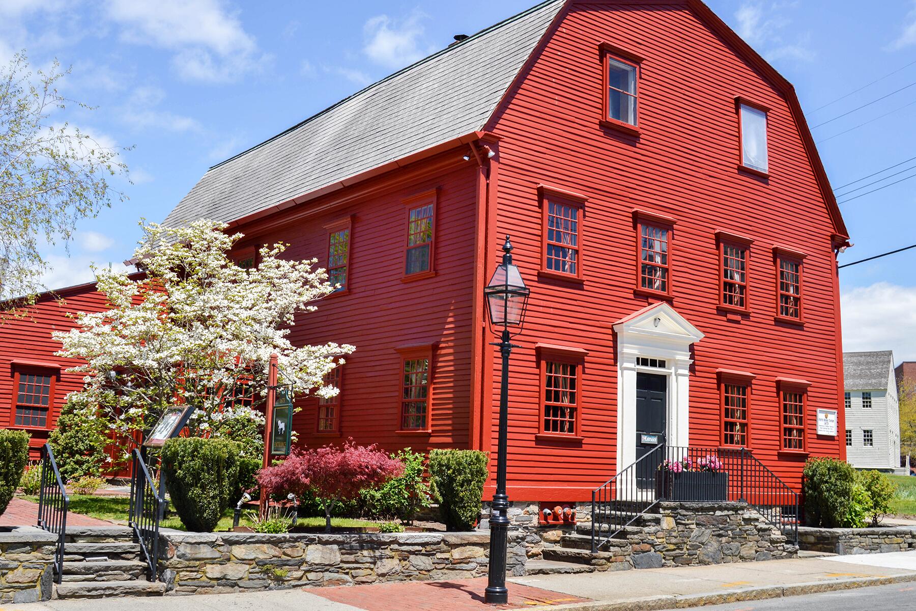 10_OldestBars__WhiteHorseTavern_10 The White Horse Tavern_Newport_Newport County