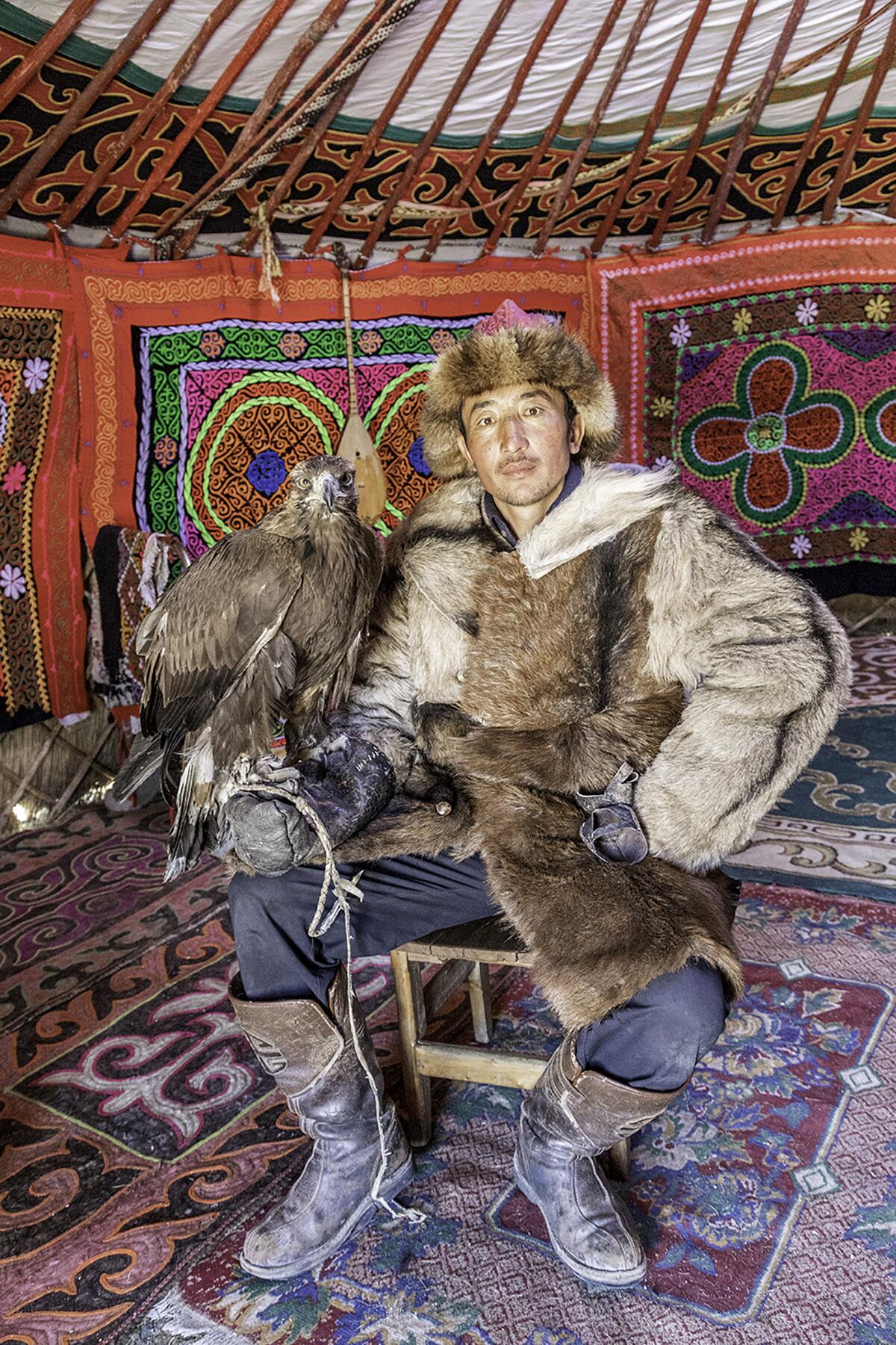 Mongolia Eagle Hunters_02