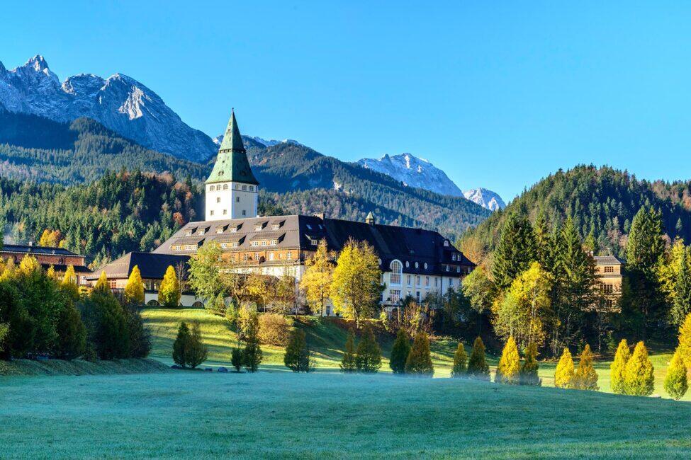25 Destinations You Can Visit Virtually