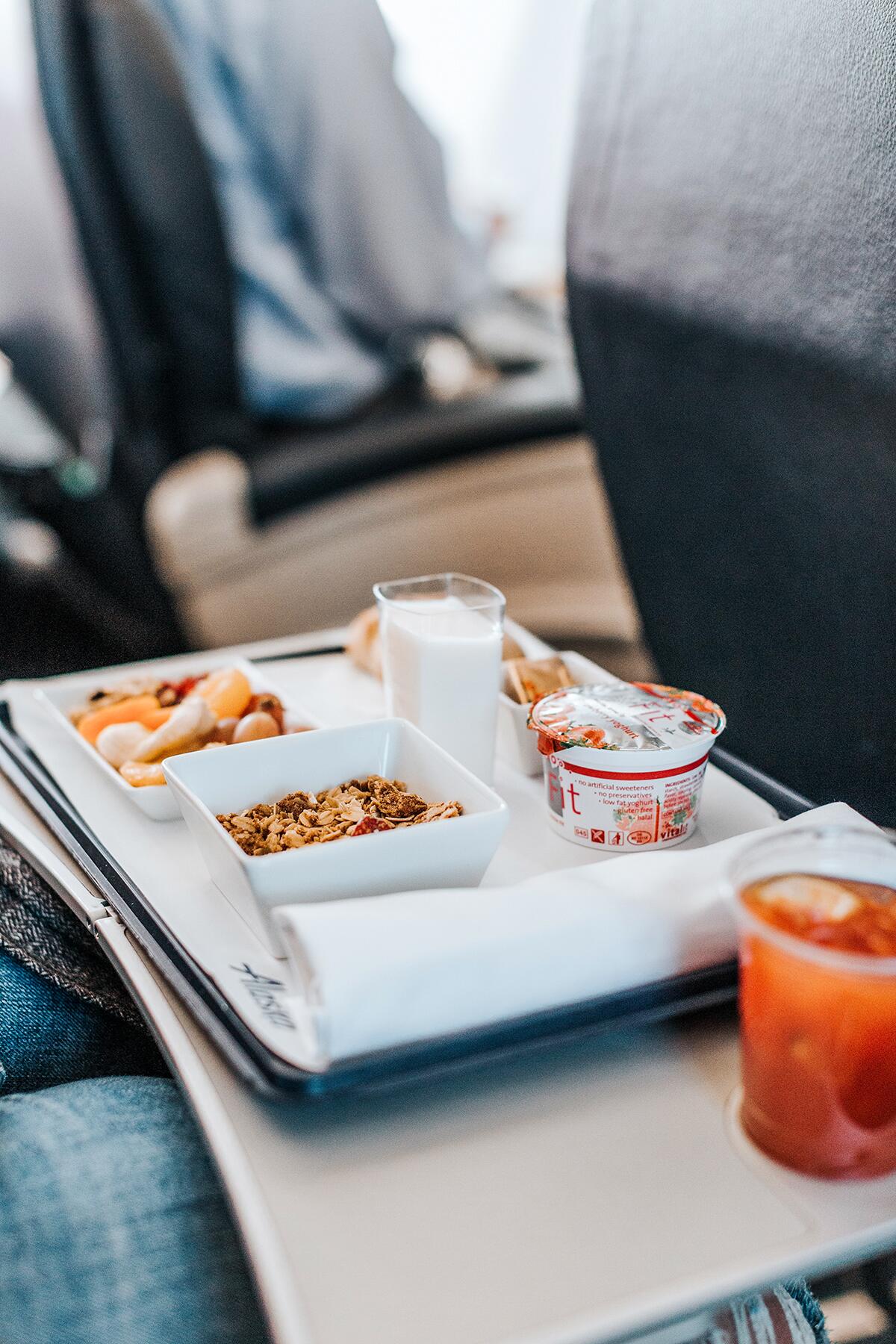 01_HowTravelWontChange__FoodAndDrinkServiceOnPlanes_1 2 toni-osmundson-4ICbYI84kG0-unsplash