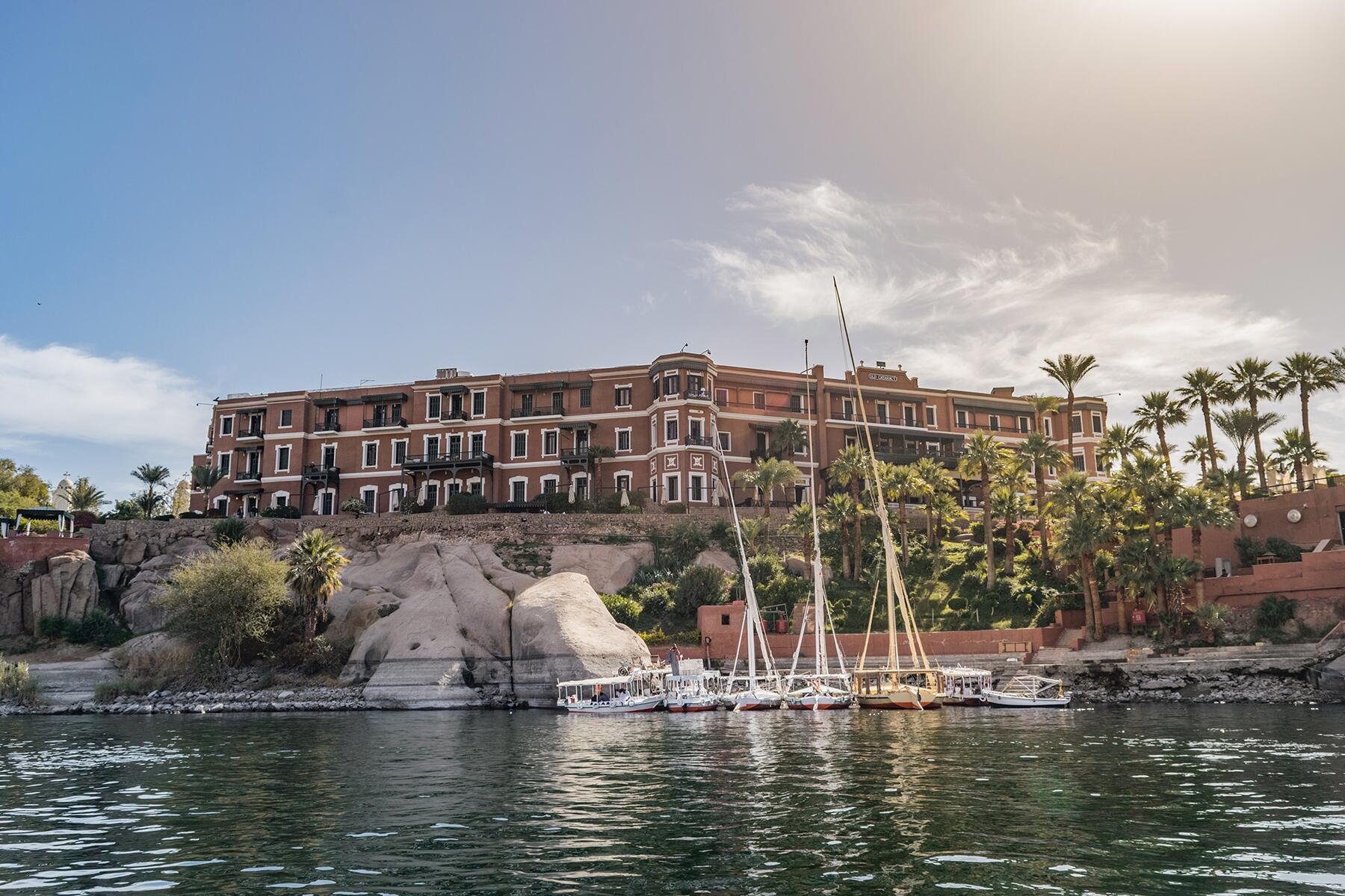04_AgathaChristieVacation__SoftielLegendOldCataractHotel_shutterstock_1268424892