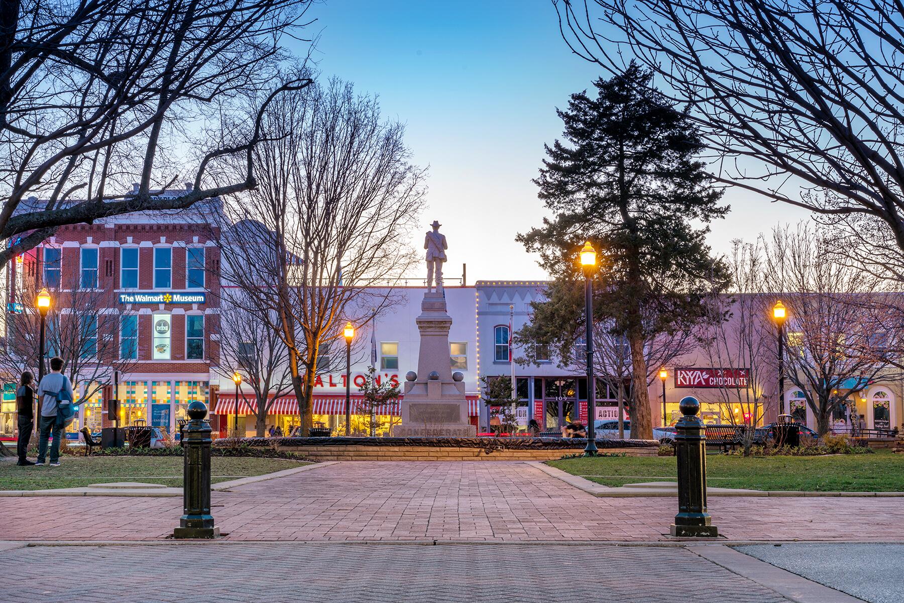 04_StatusOfAll50States__Arkansas_shutterstock_1346363339