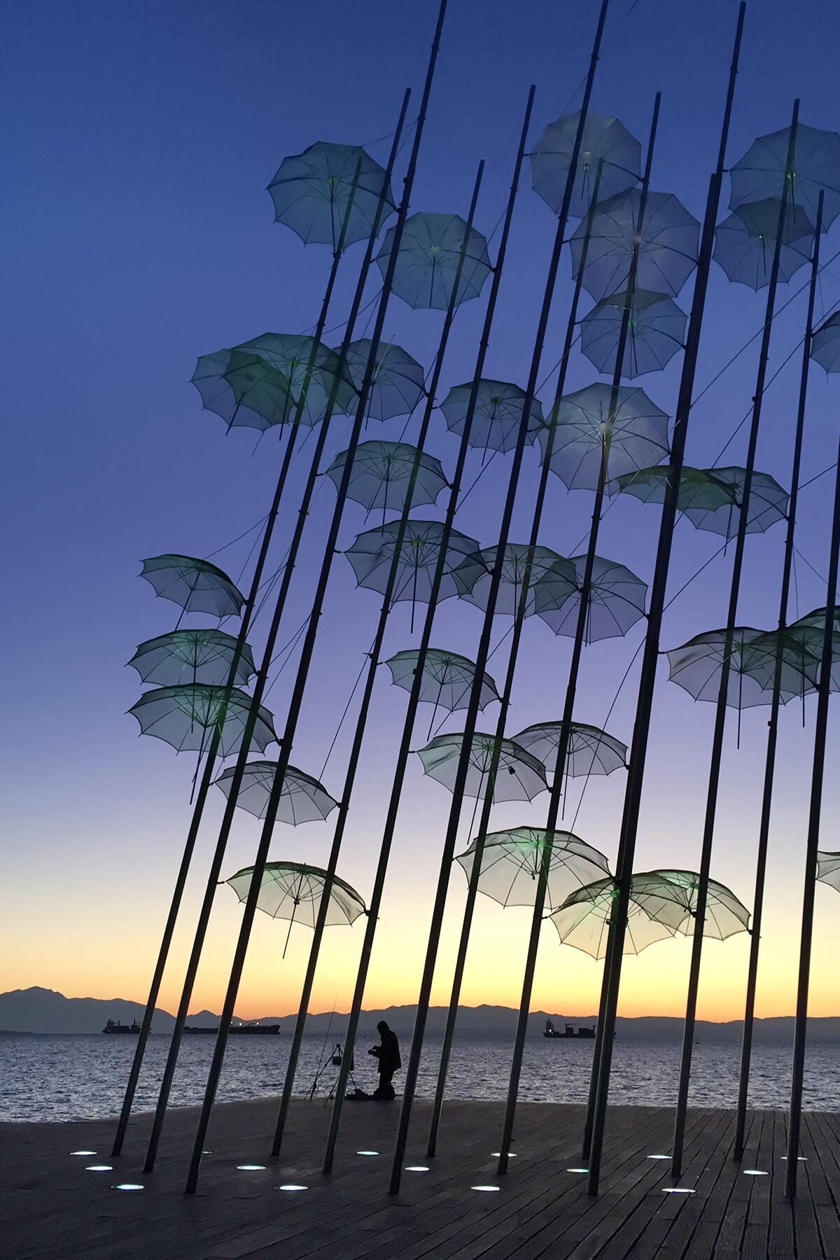 01_ThessalonikiEuroTour__TheCityofWater_1.) Umbrella installation, Elise Morton
